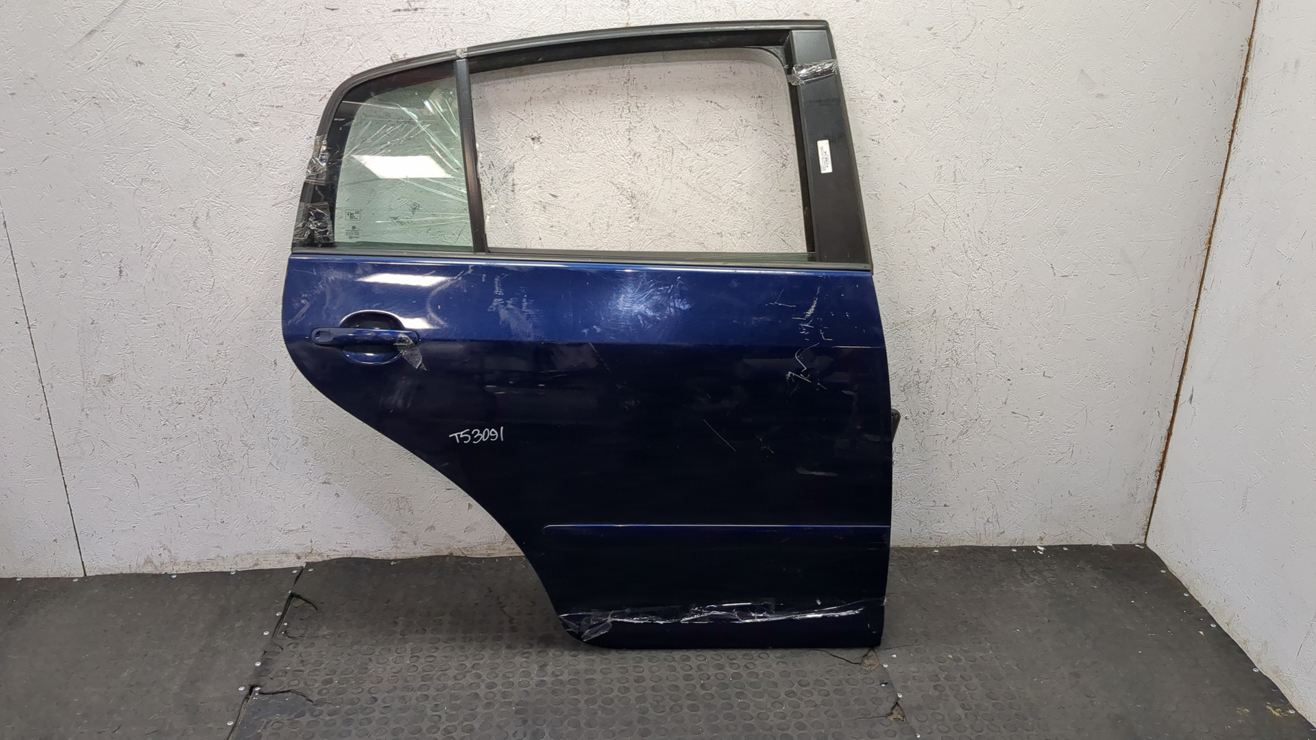 Дверь задняя правая