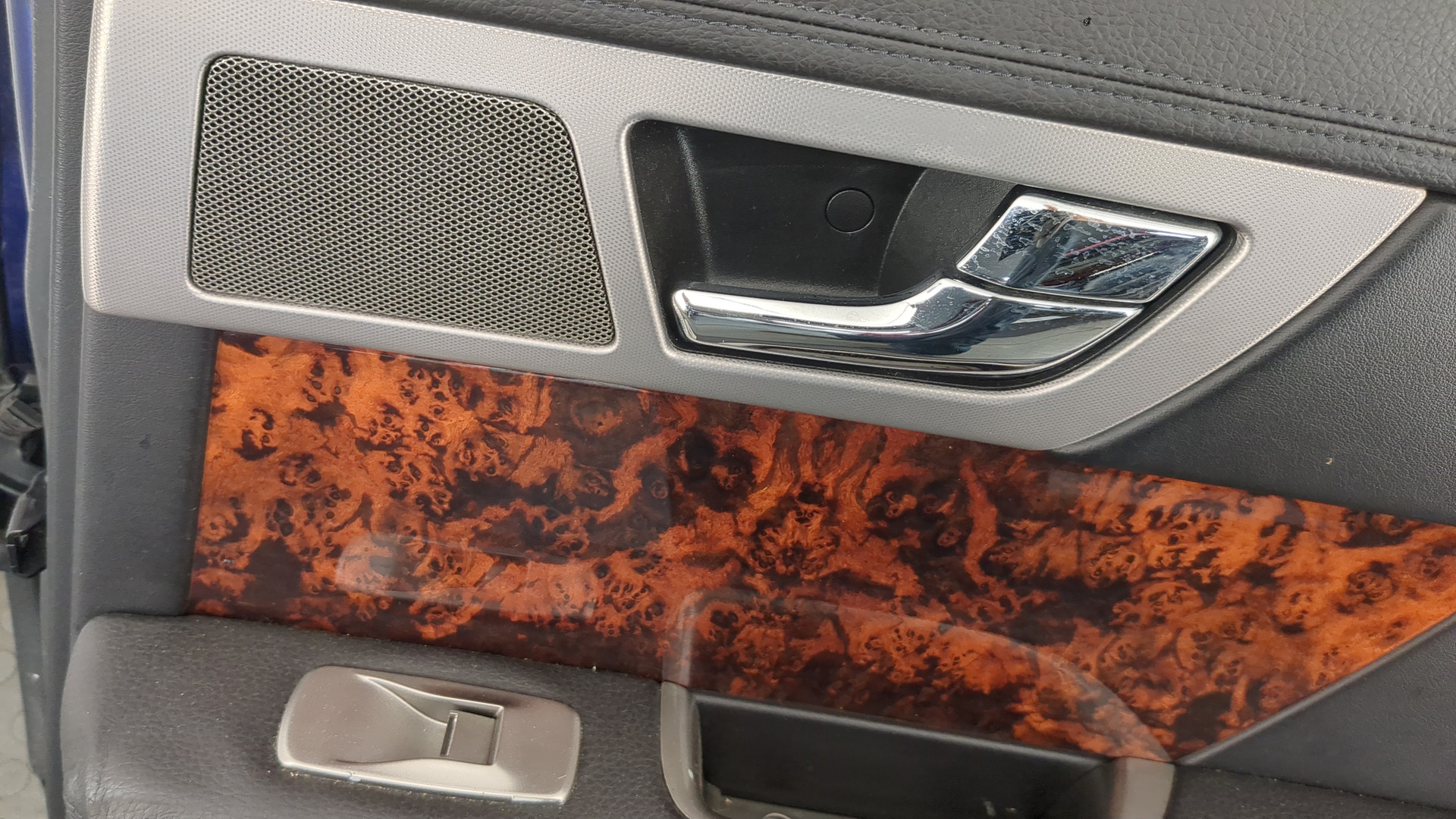 Дверь задняя правая