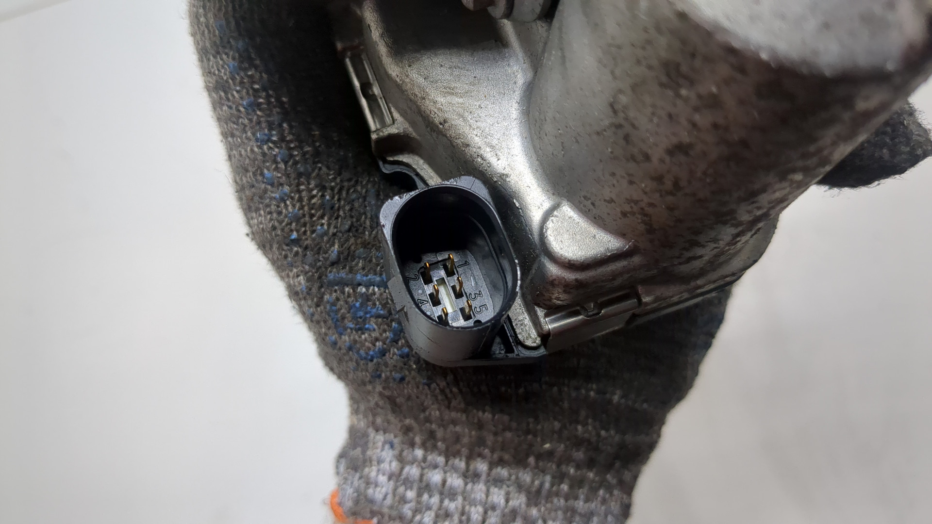 Заслонка дроссельная электрическая