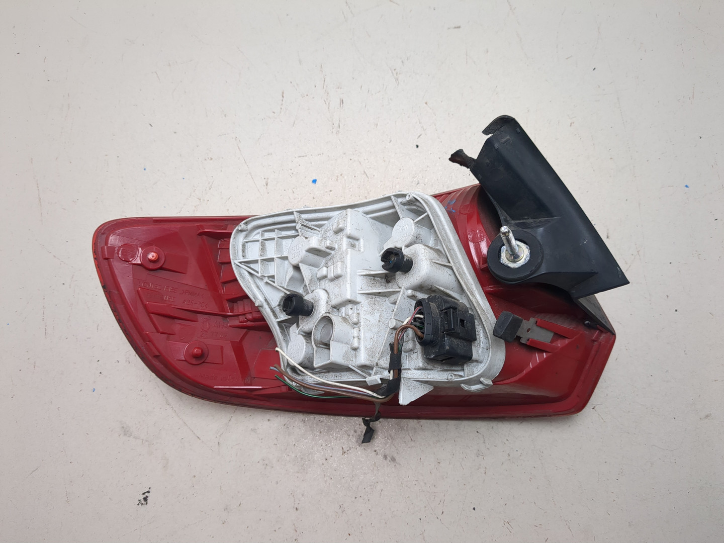 Фонарь задний правый