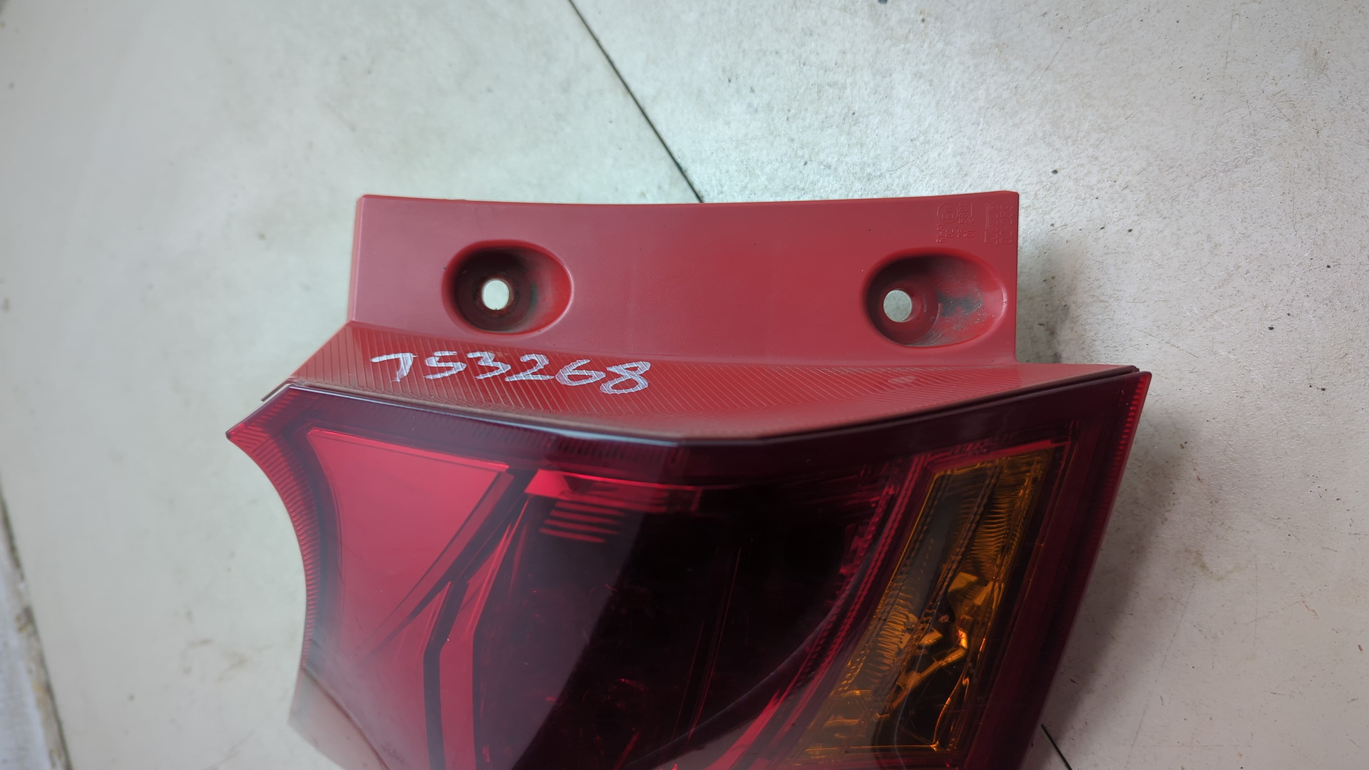 Фонарь задний левый