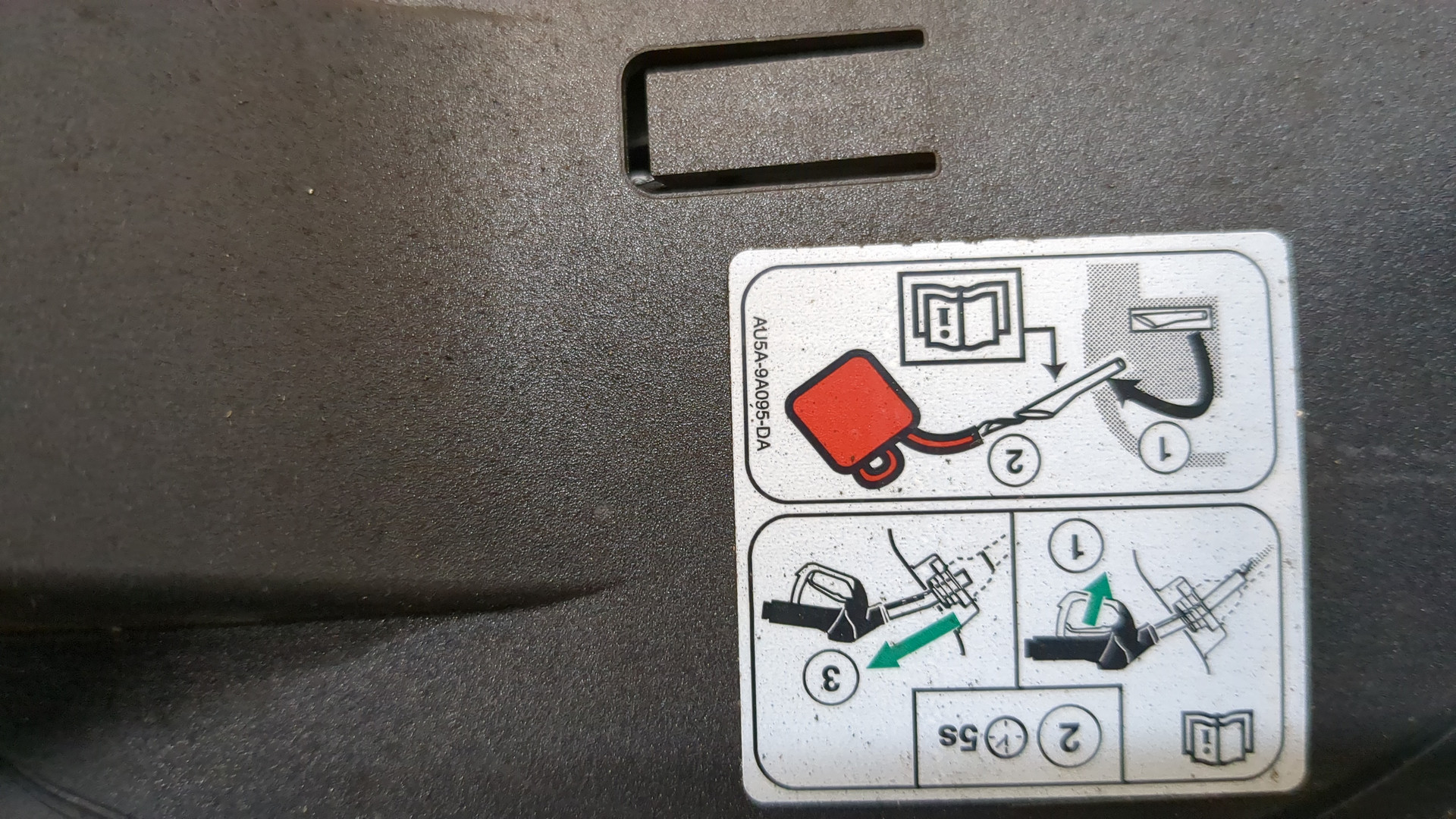 Лючок бензобака