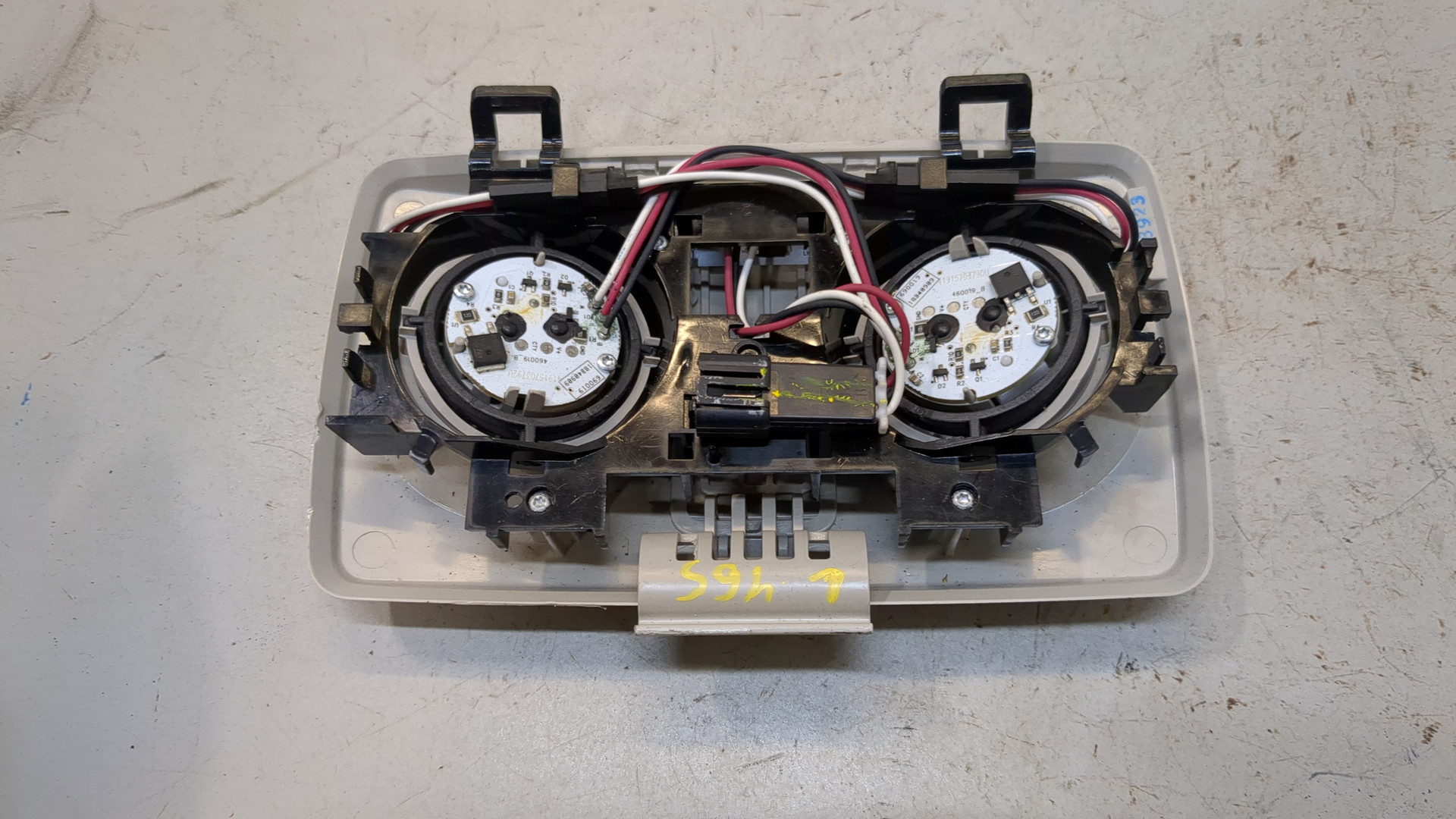 Плафон салонный