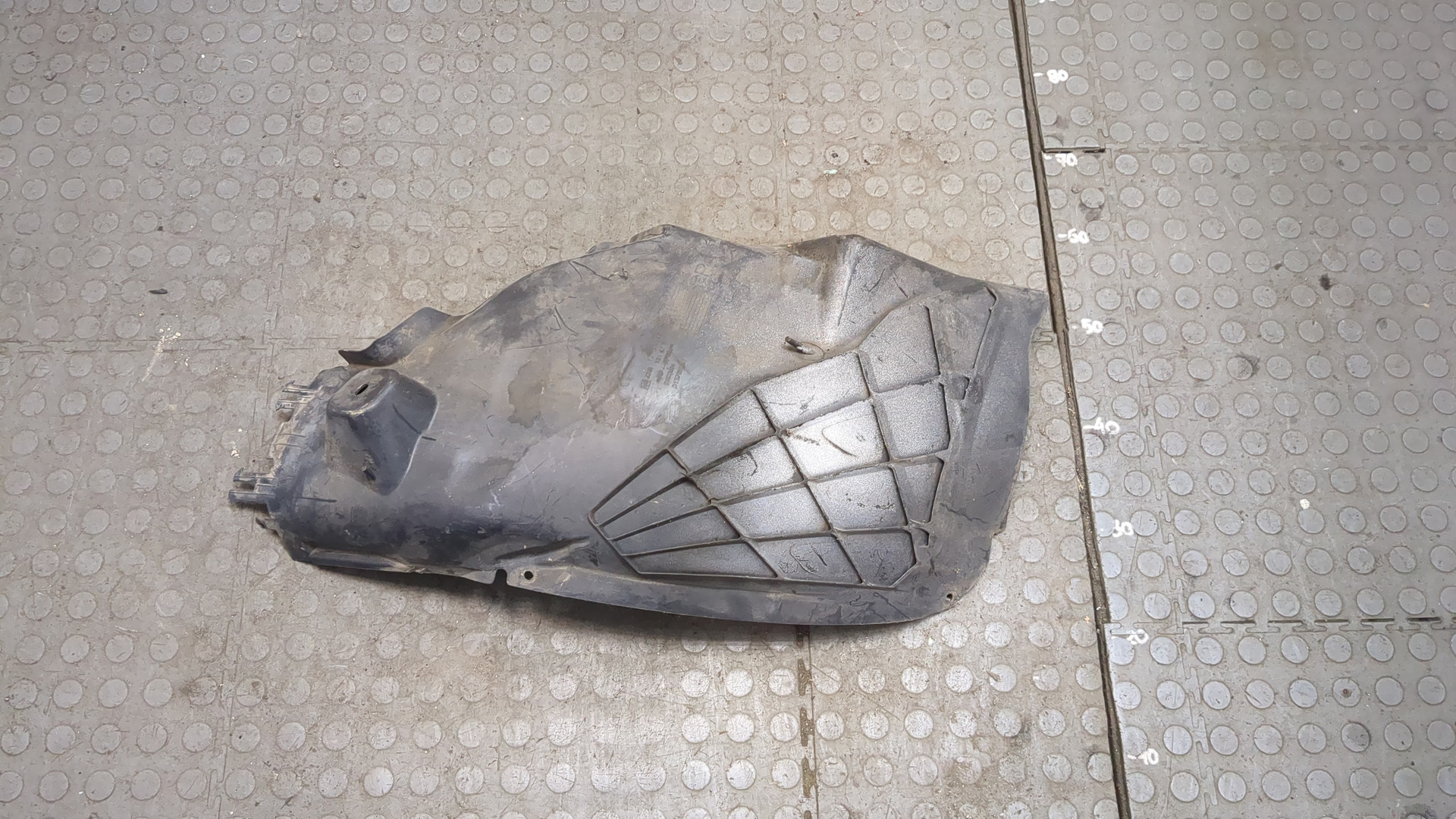 Локер передний правый