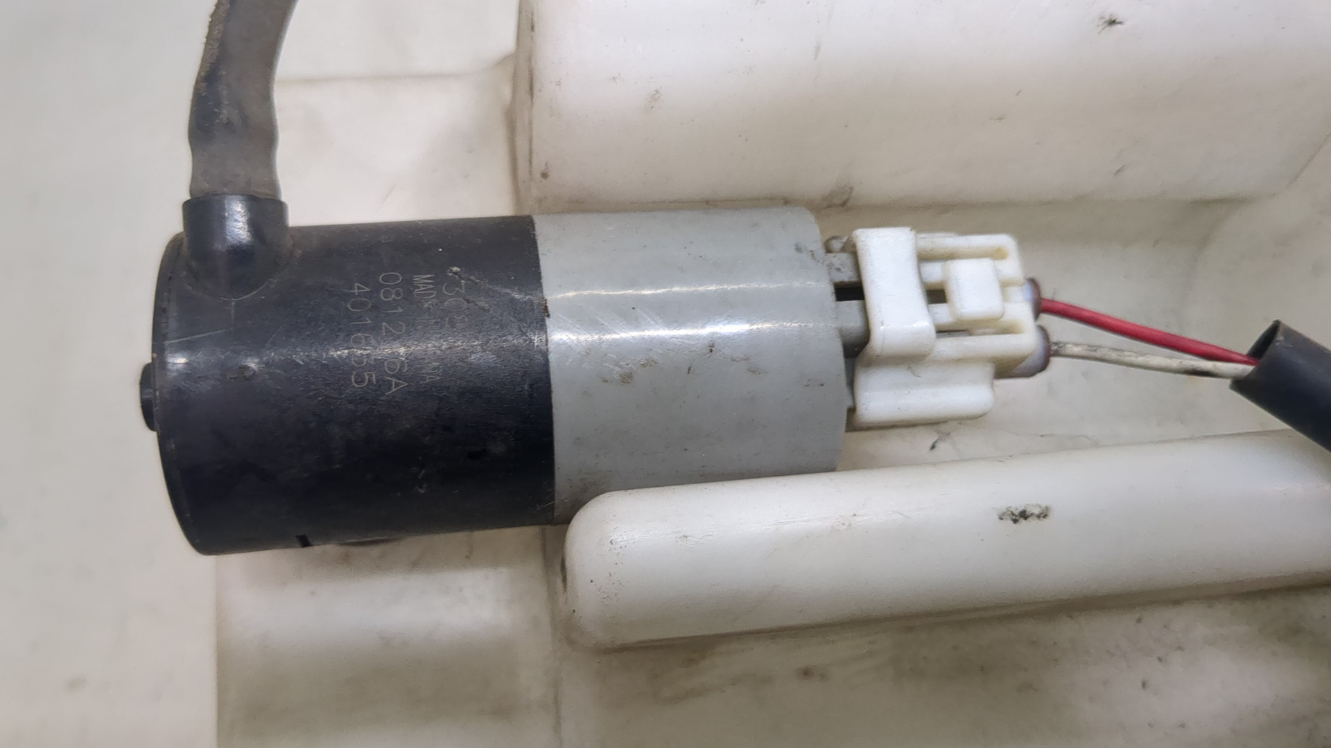 Бачок омывателя лобового стекла