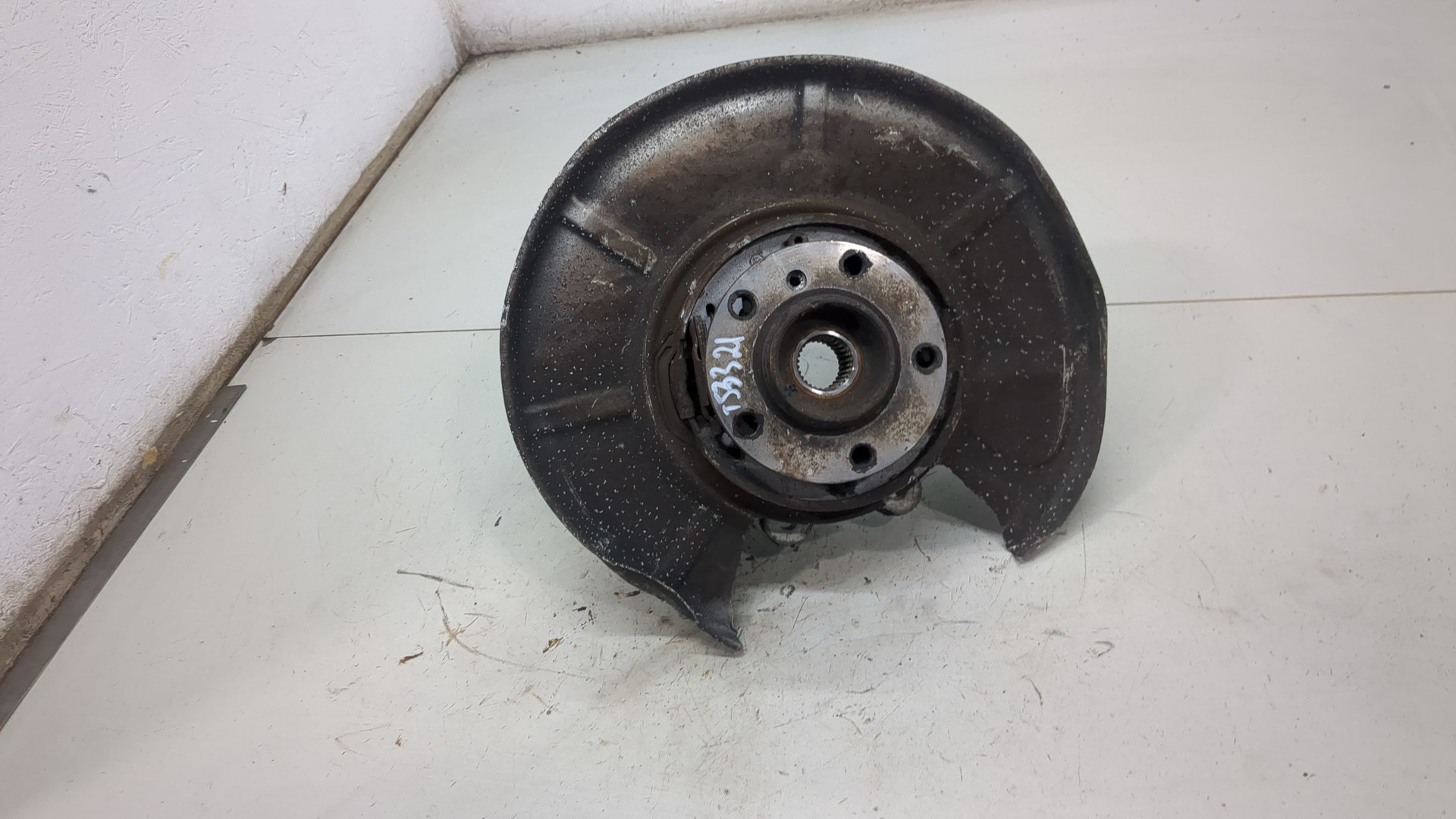 Кулак поворотный задний правый