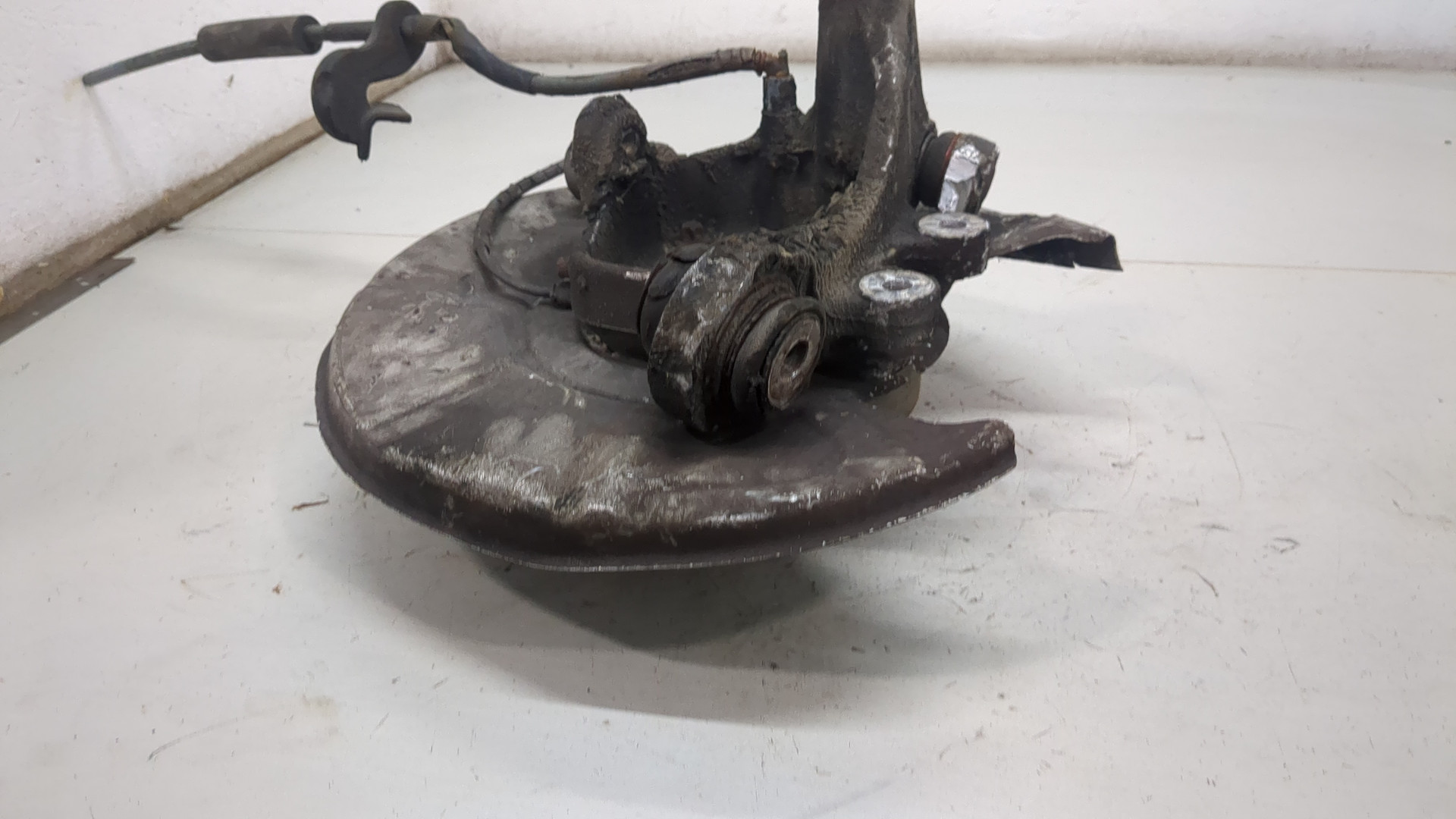 Кулак поворотный задний правый