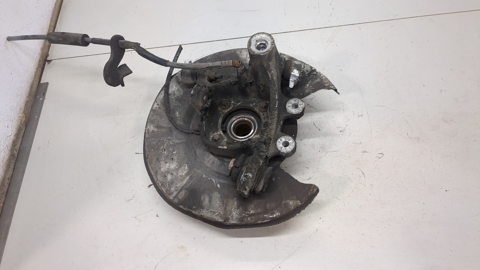 Кулак поворотный задний правый