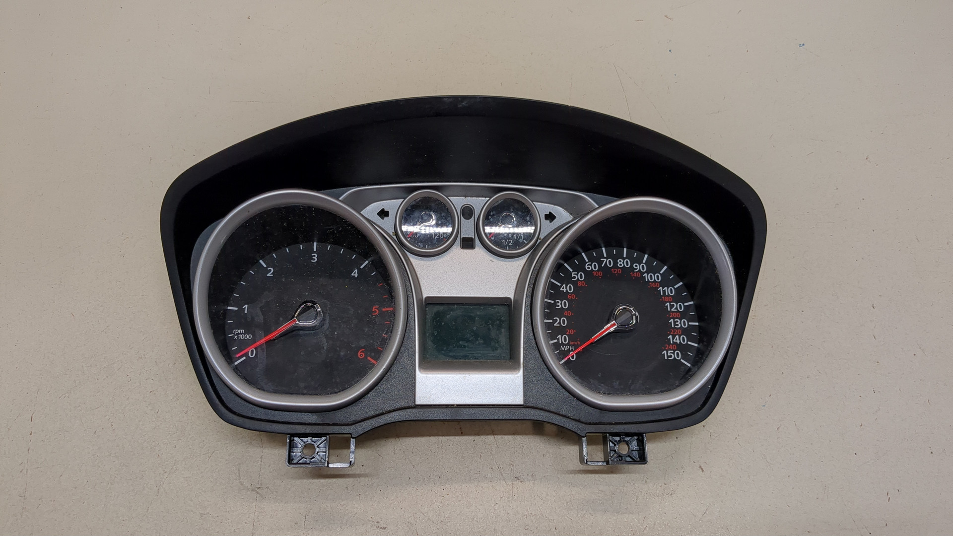 Панель приборов