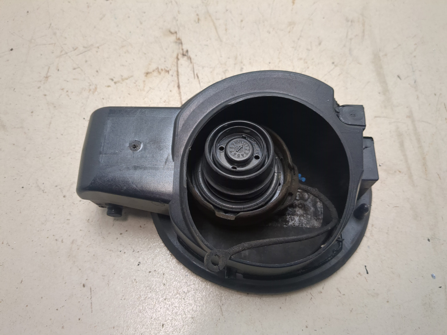 Лючок бензобака