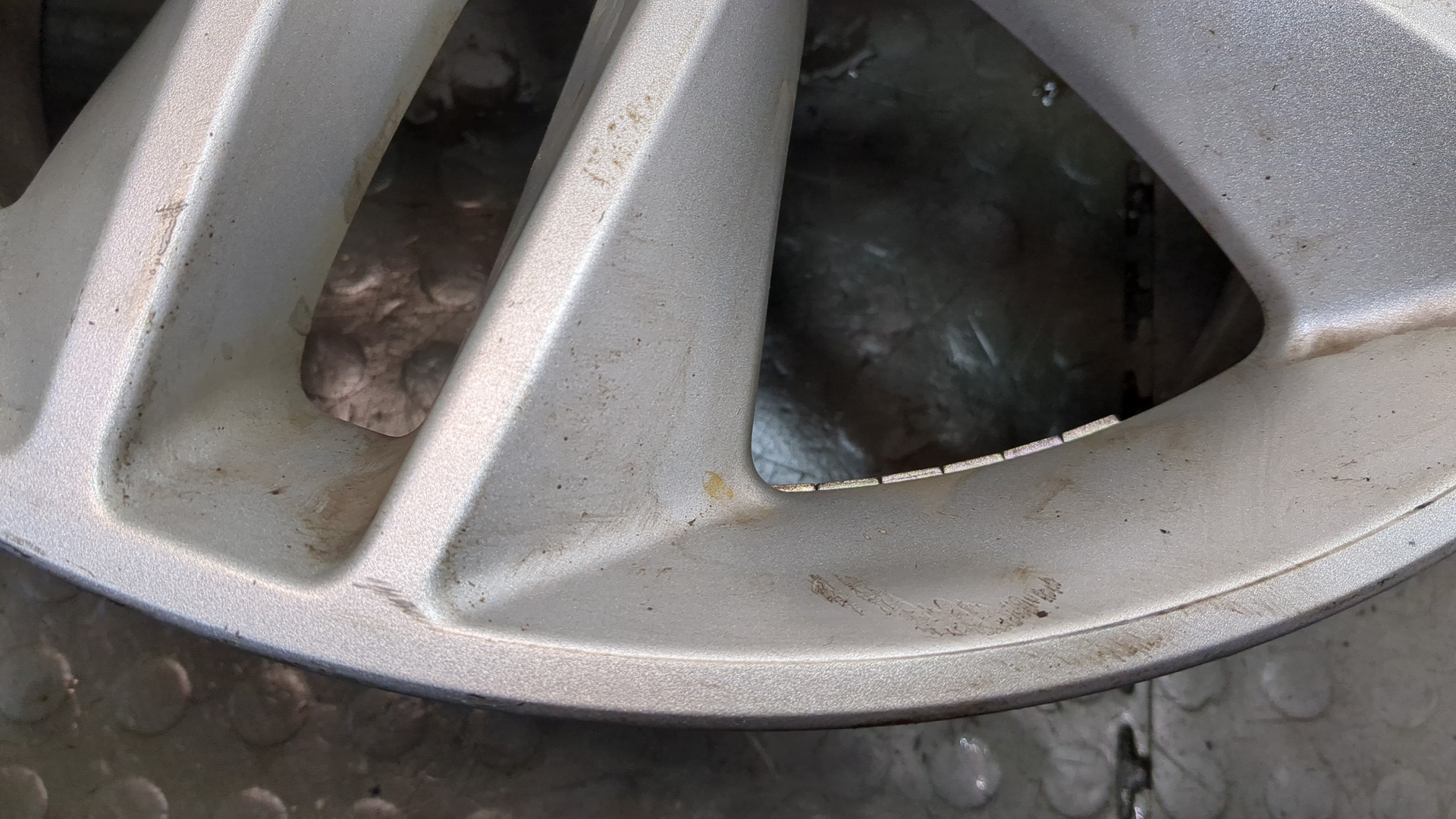 Диск колесный литой легкий сплав