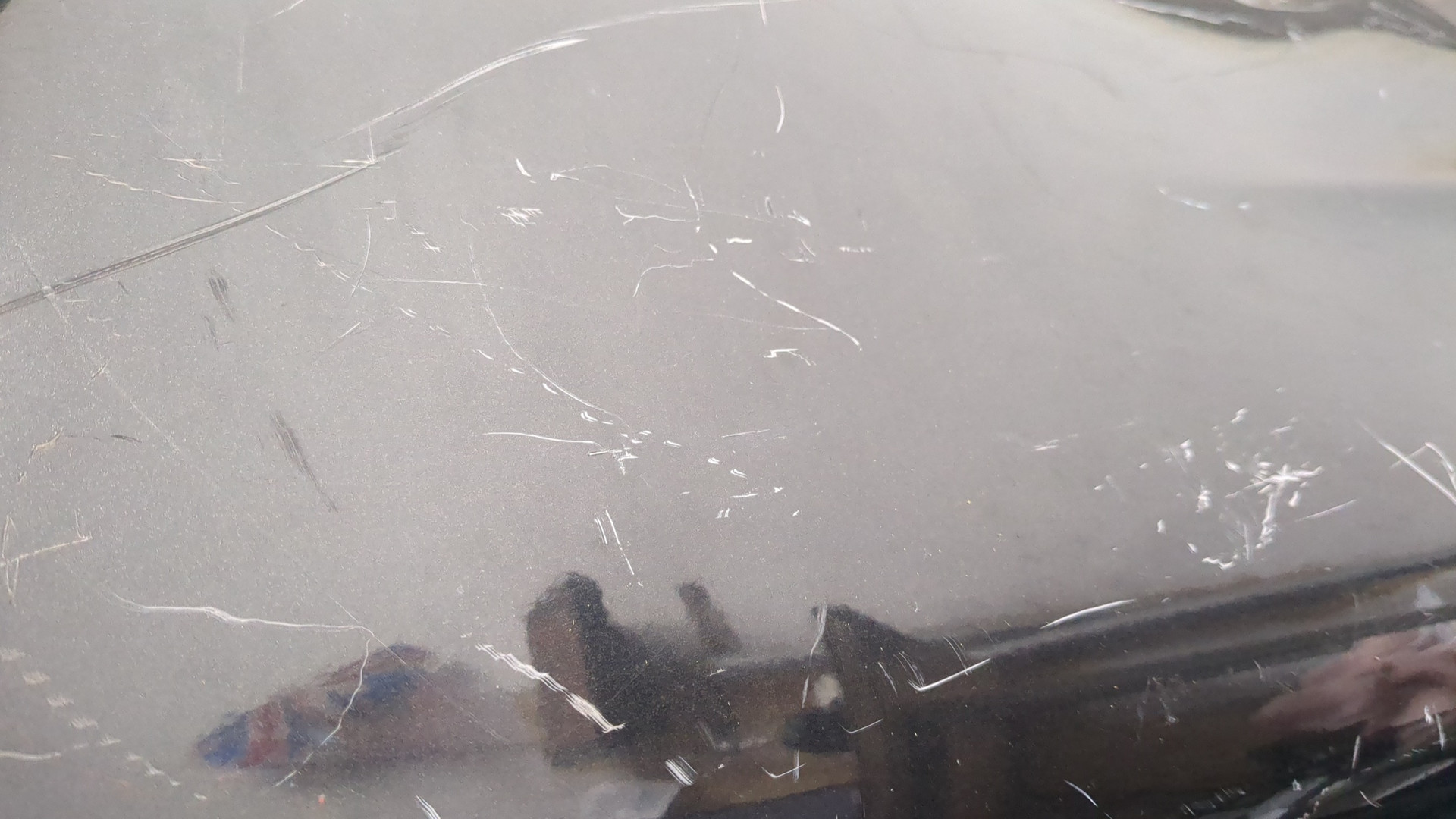 Крыло переднее правое