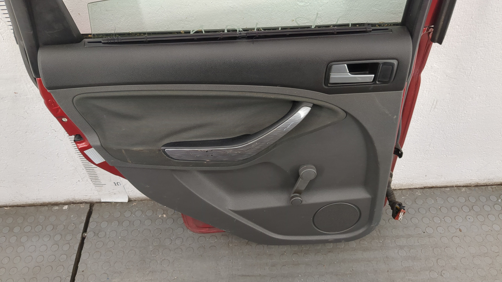 Дверь задняя левая