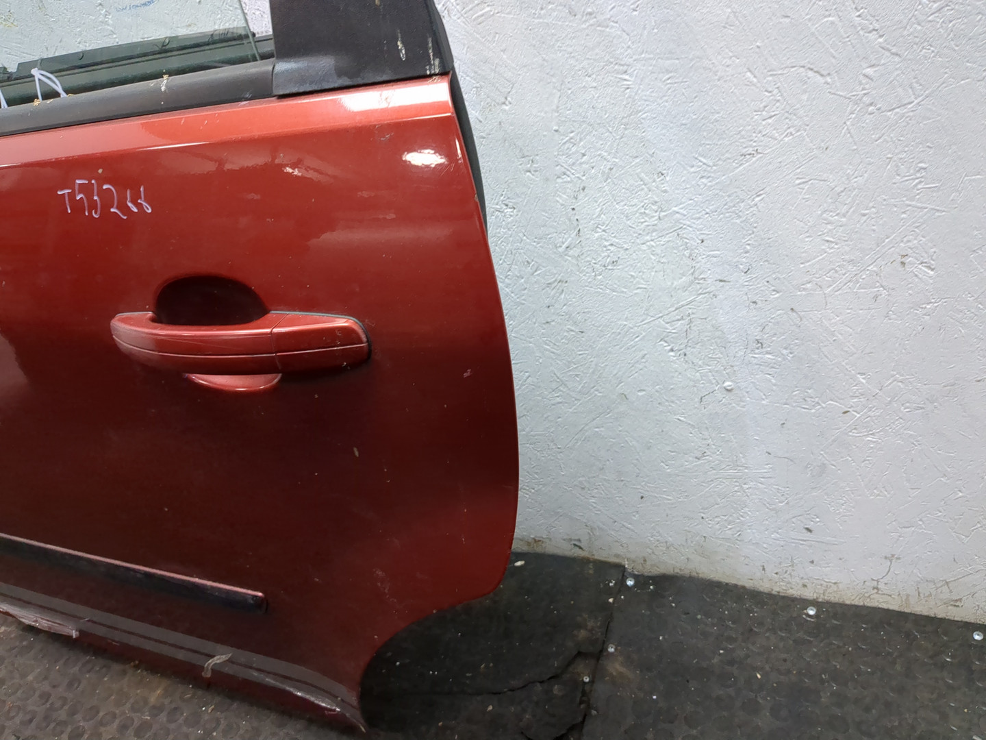 Дверь задняя левая