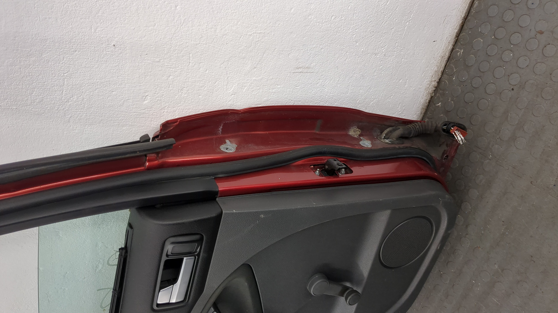 Дверь задняя левая