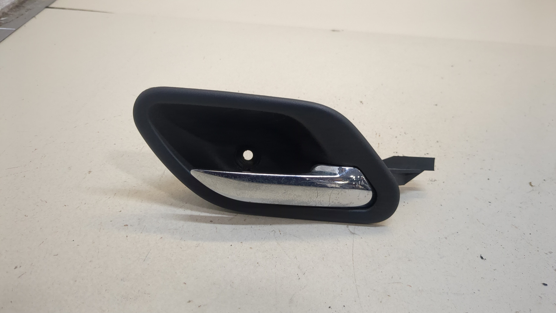 Ручка двери передней внутренняя правая