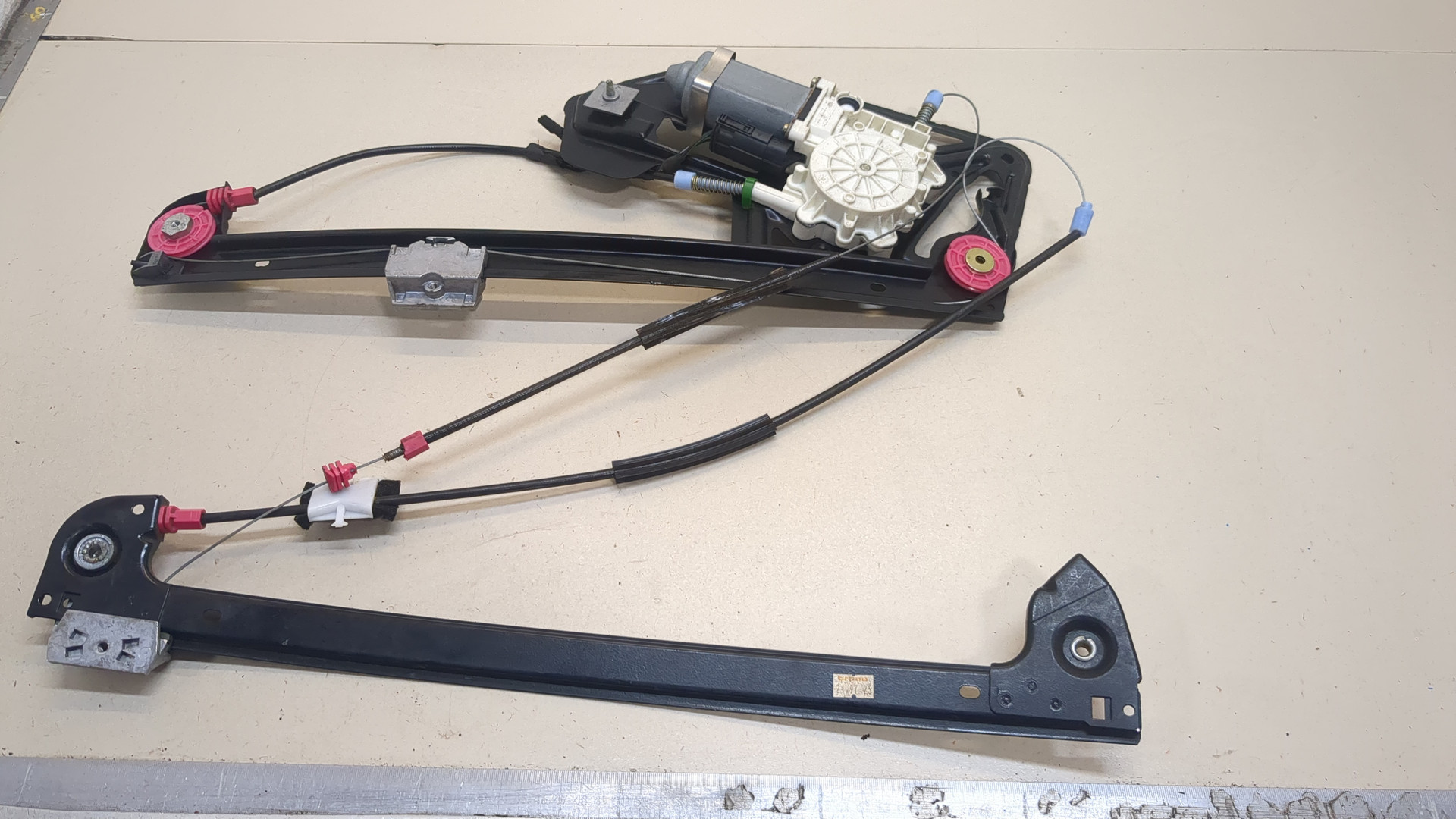 Стеклоподъемник электр. передний правый