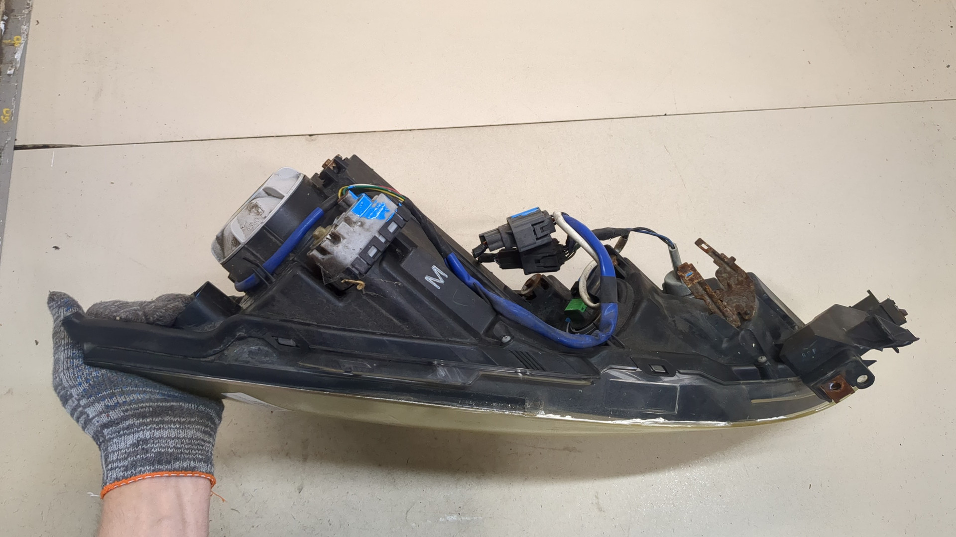 Фара правая