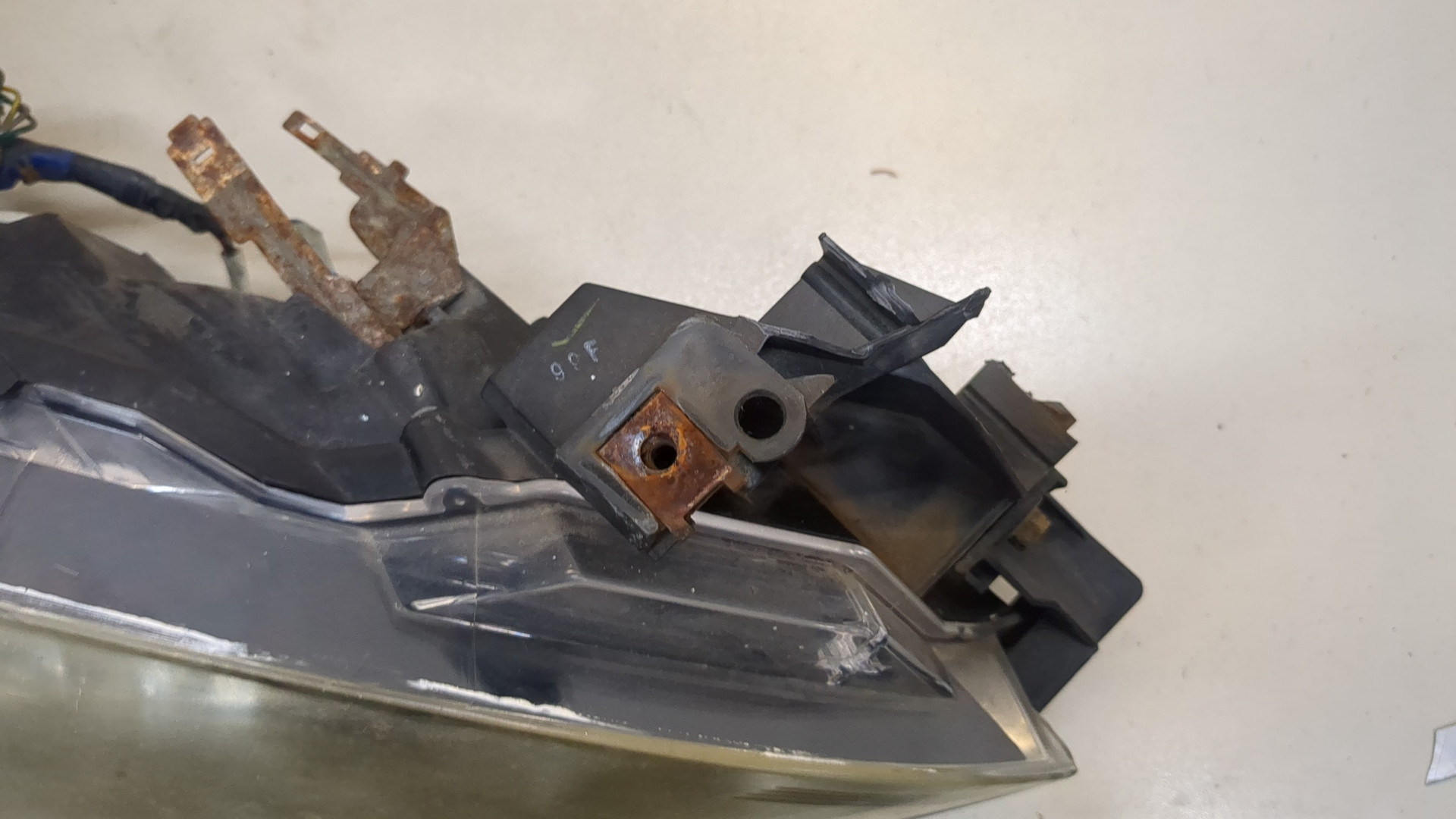 Фара правая