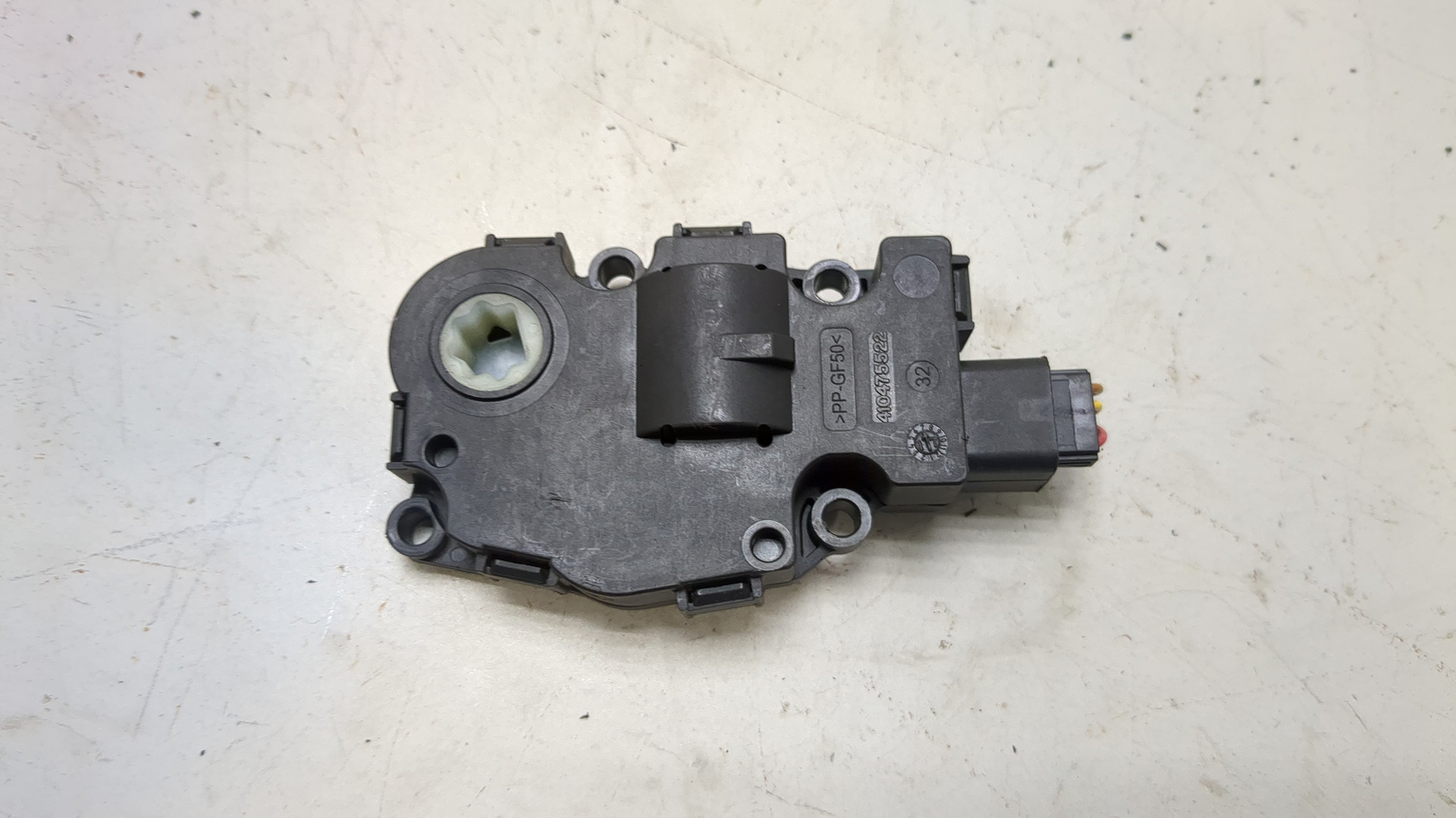 Моторчик заслонки печки