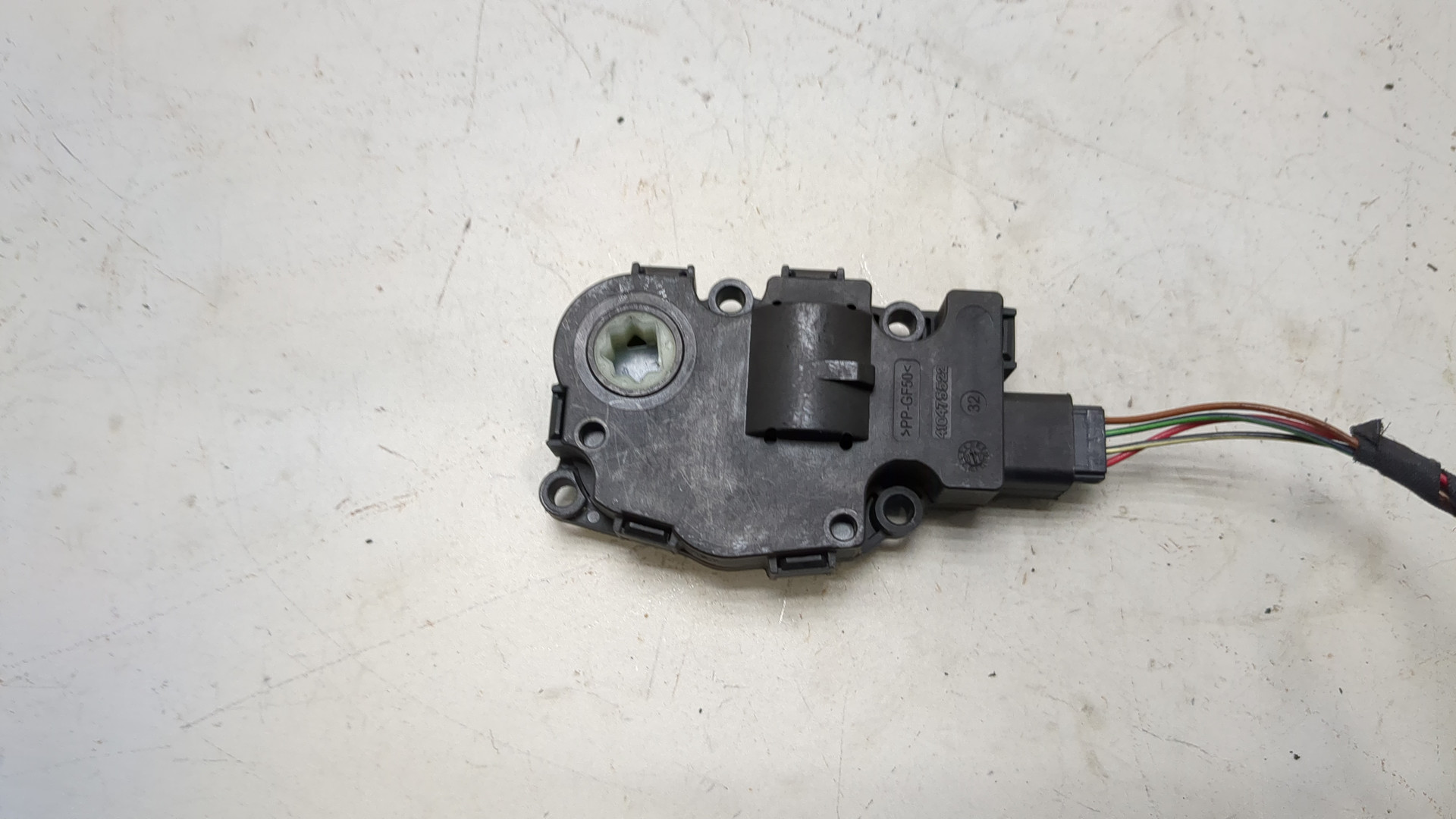 Моторчик заслонки печки