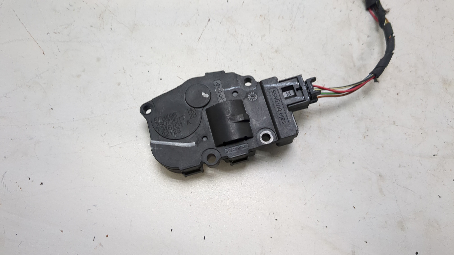 Моторчик заслонки печки