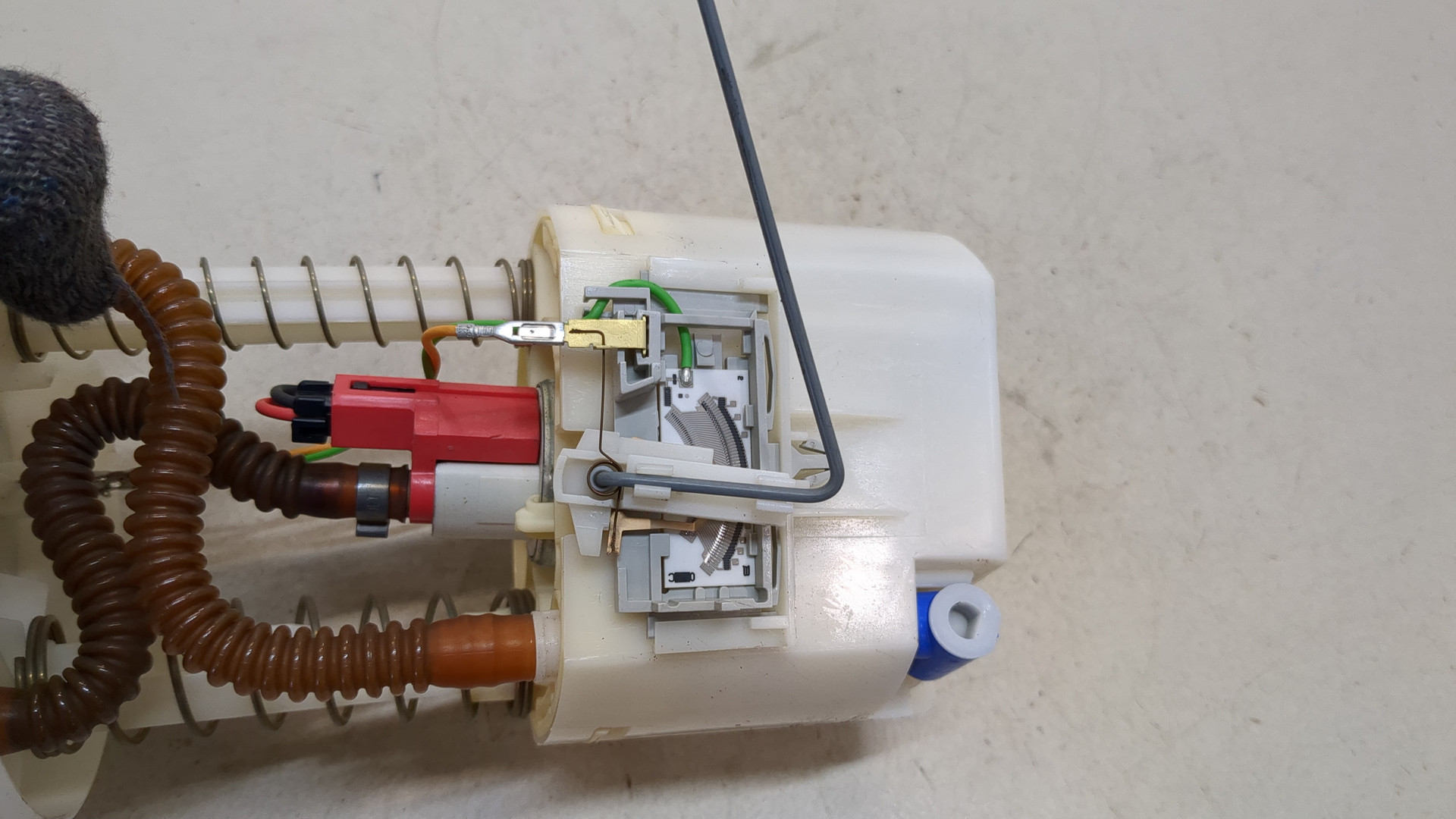 Насос топливный электрический