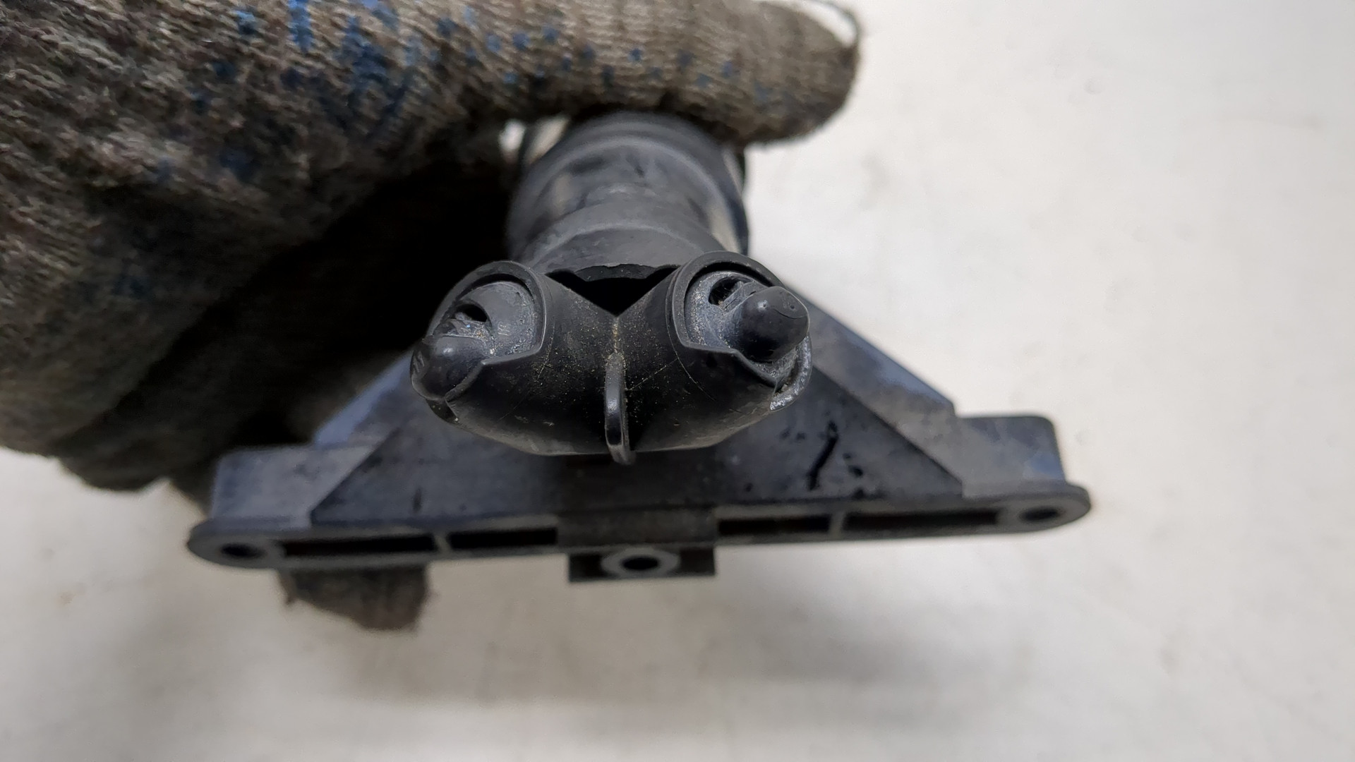 Форсунка омывателя фары