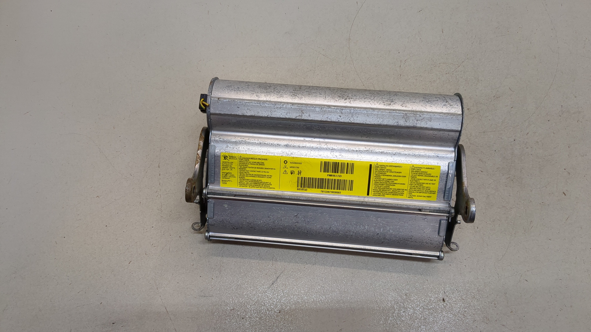 Подушка безопасности пассажирская (в торпедо)