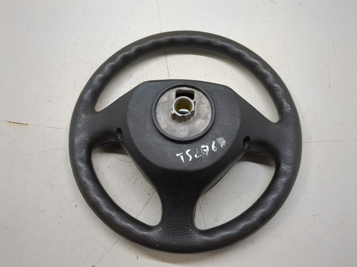 Рулевое колесо (руль)