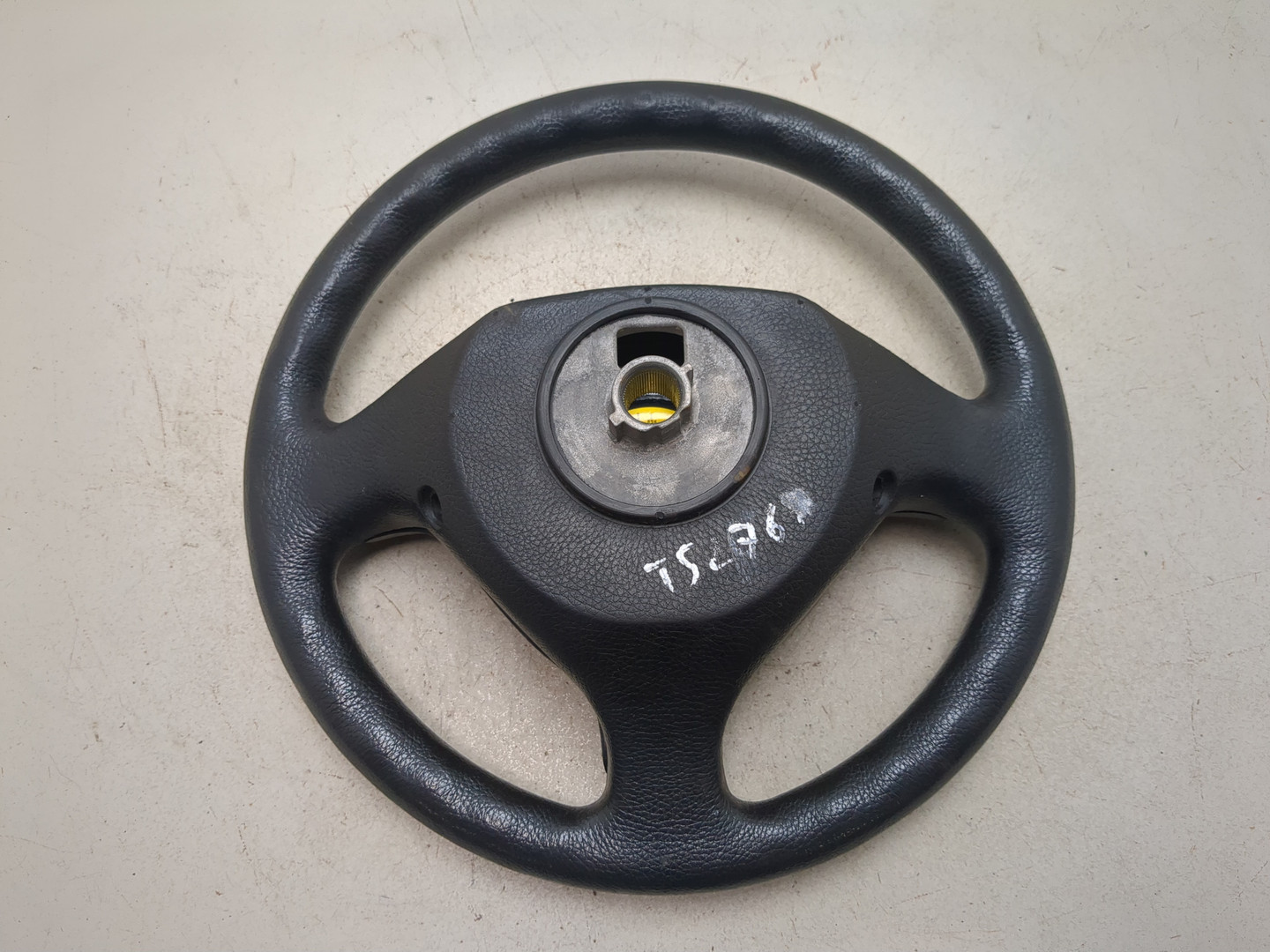 Рулевое колесо (руль)