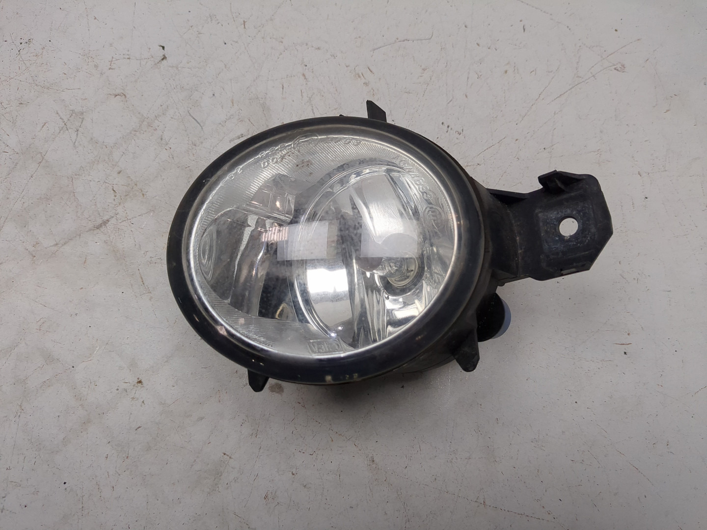 Фара противотуманная левая