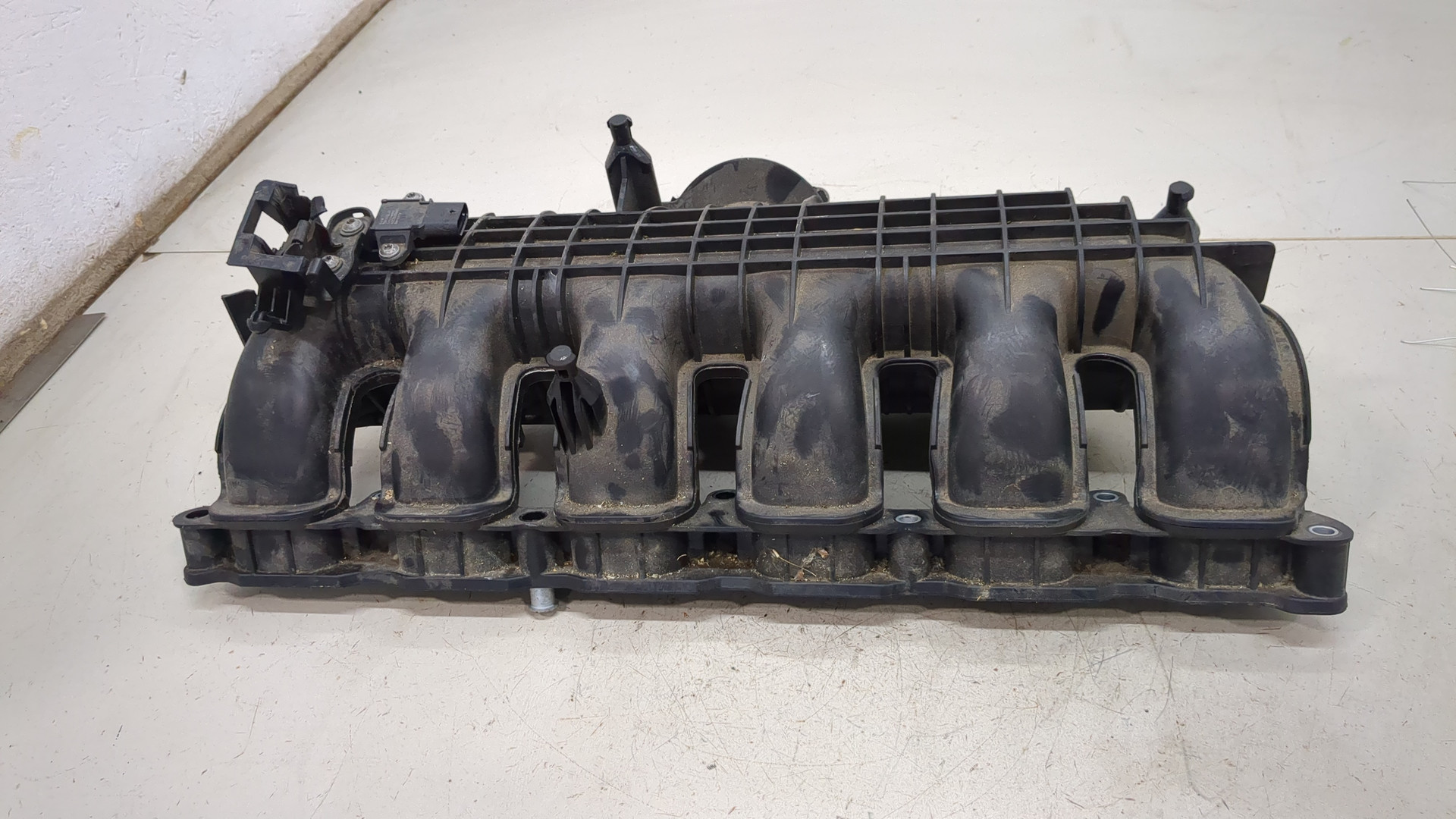 Коллектор впускной