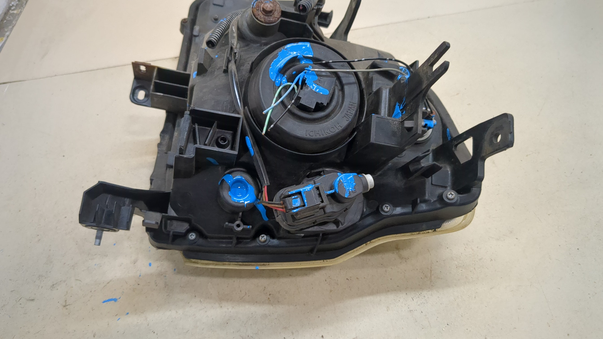 Фара правая