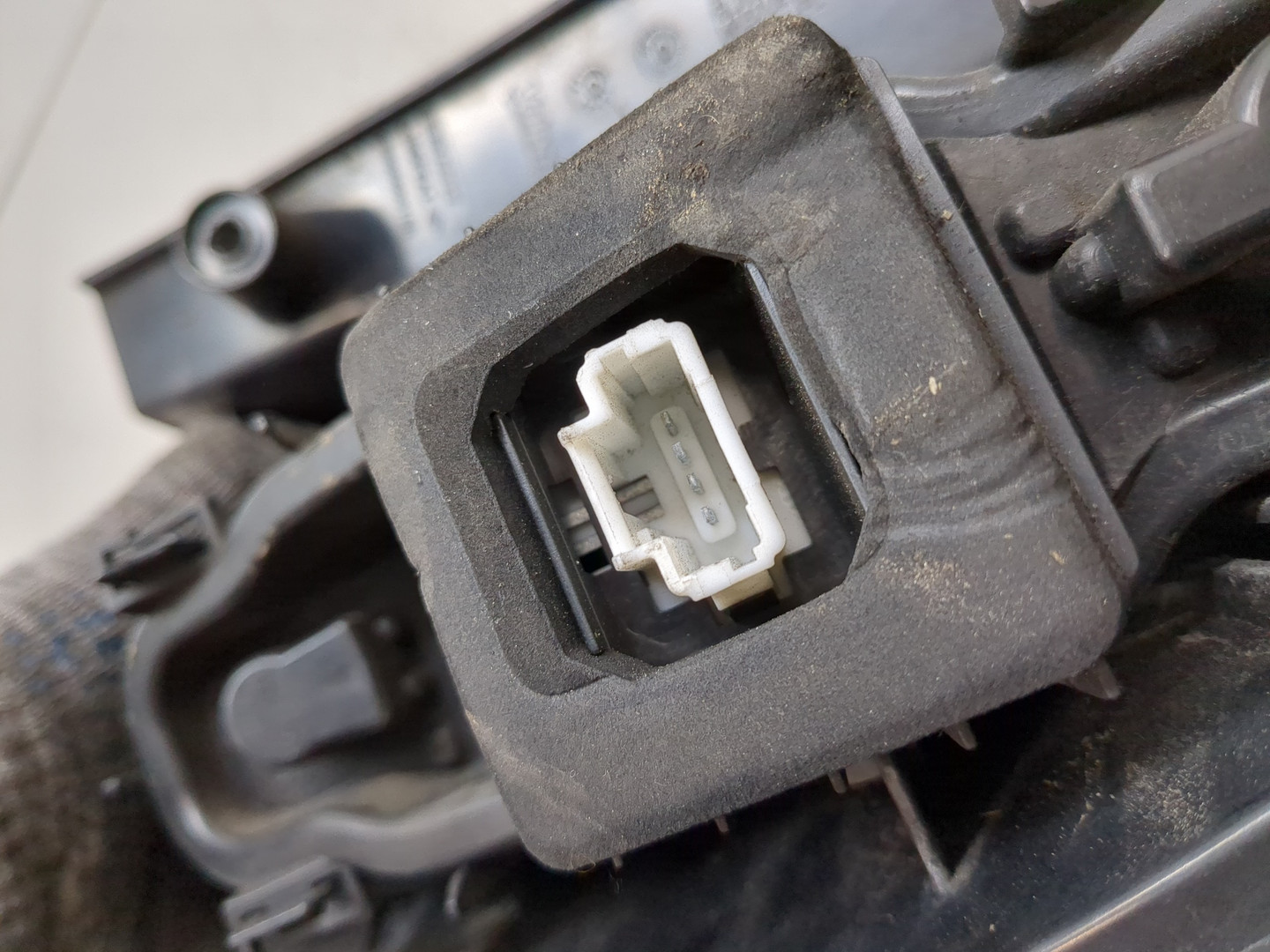 Фонарь задний левый