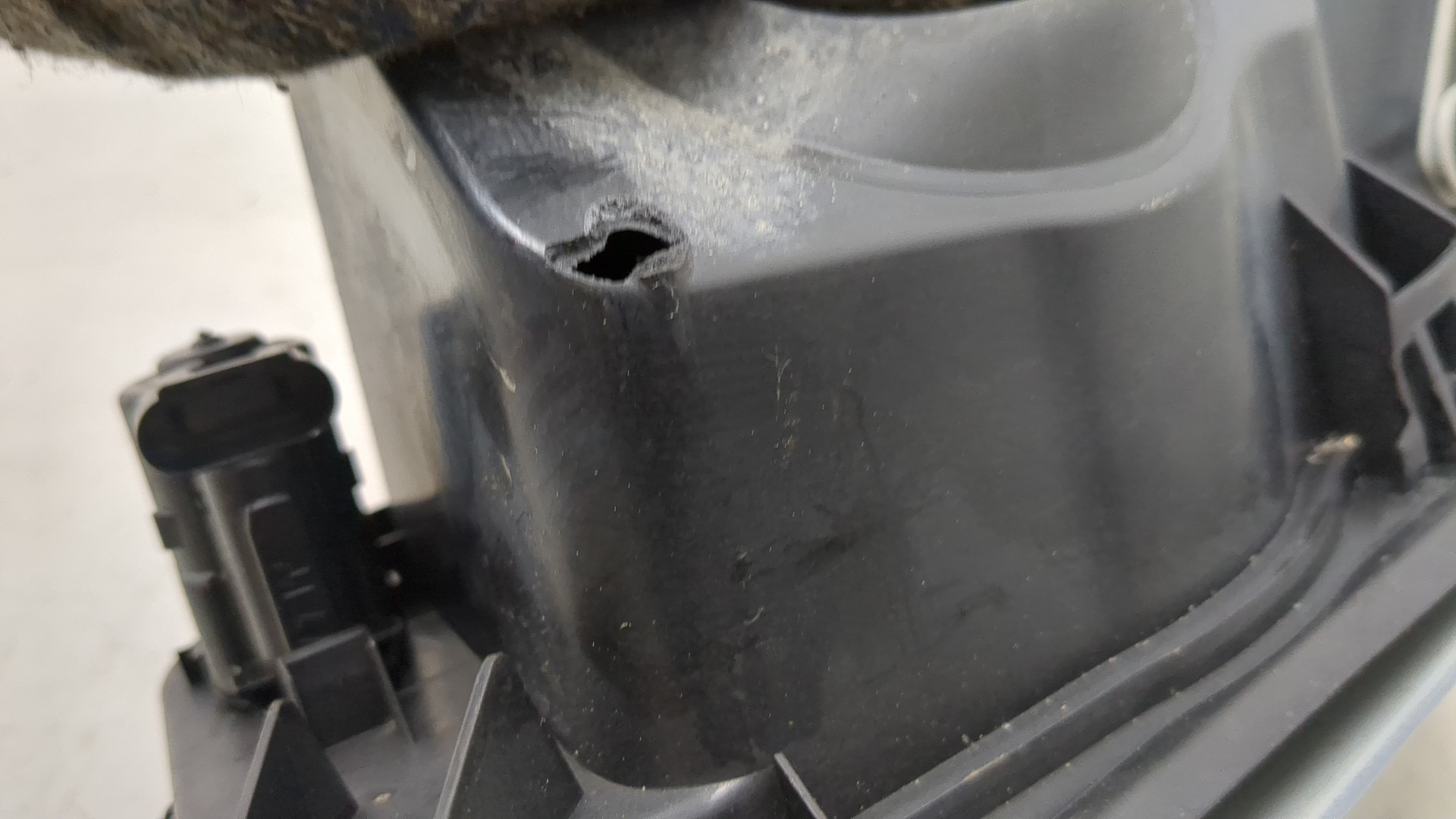 Лючок бензобака