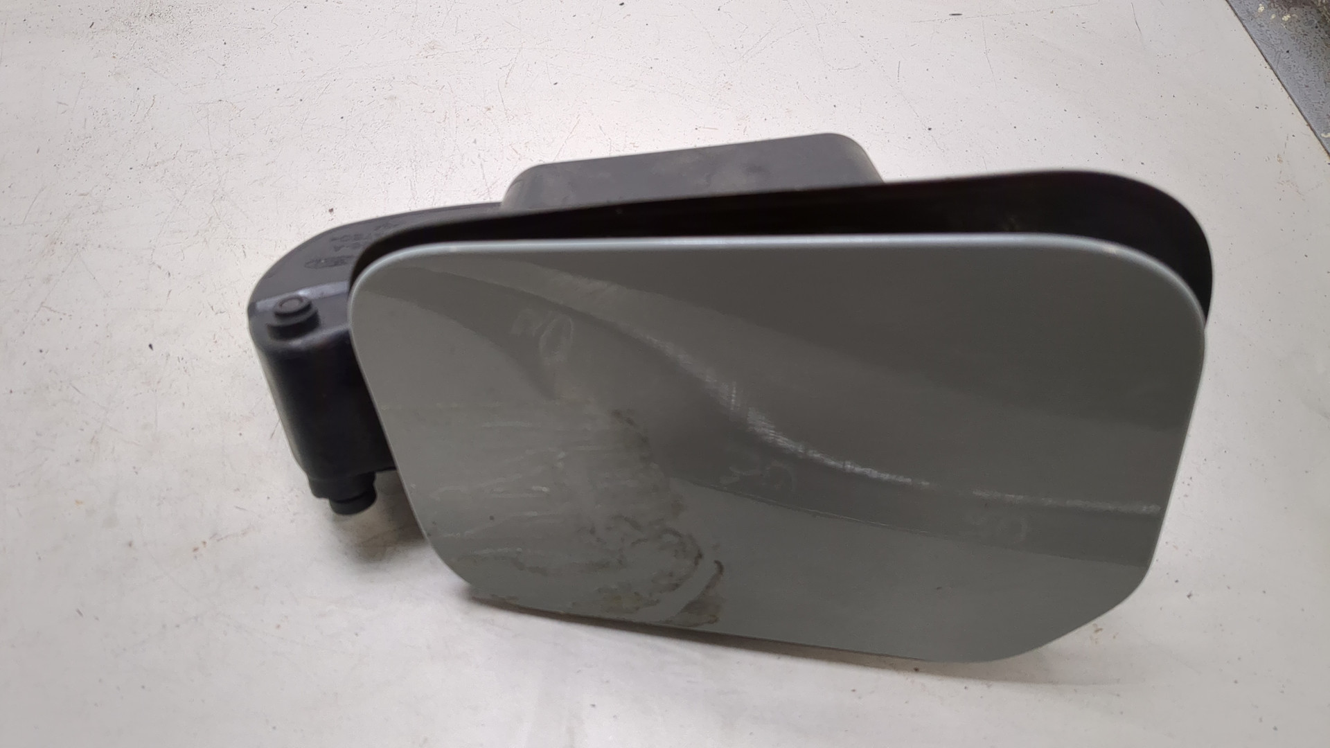 Лючок бензобака