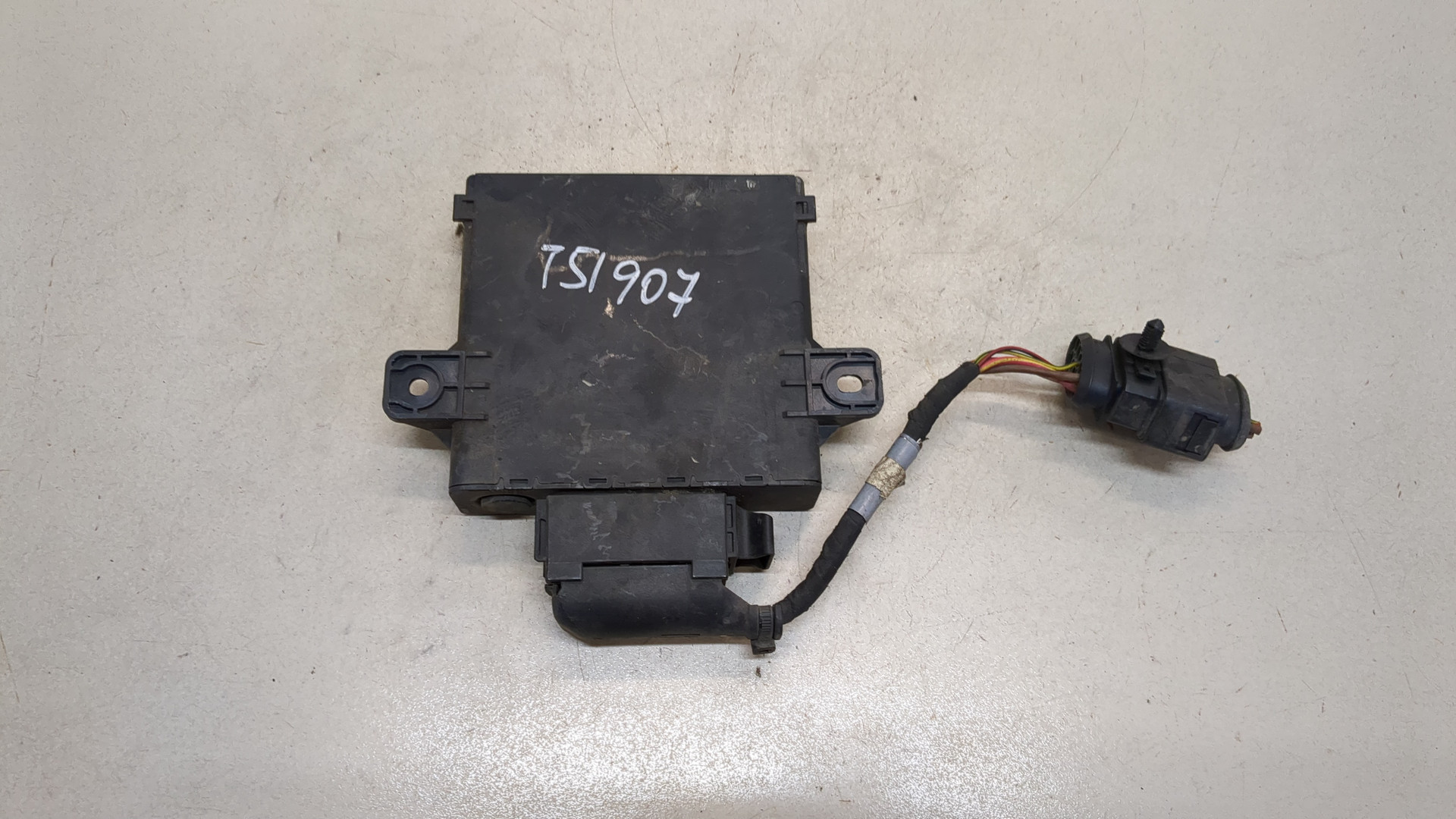 Преобразователь напряжения (адаптер)