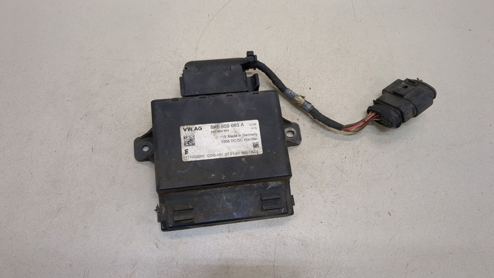 Преобразователь напряжения (адаптер)