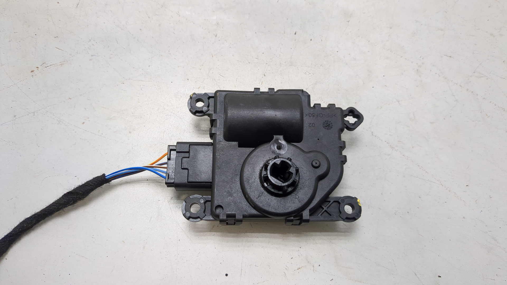 Моторчик заслонки печки