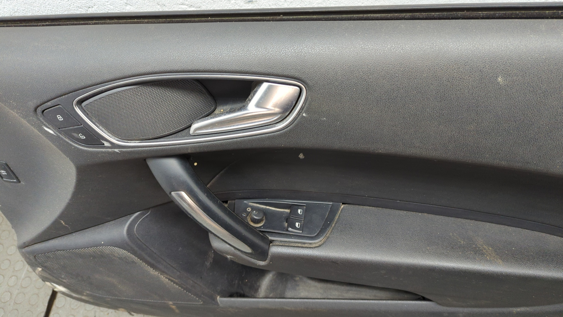 Дверь передняя правая