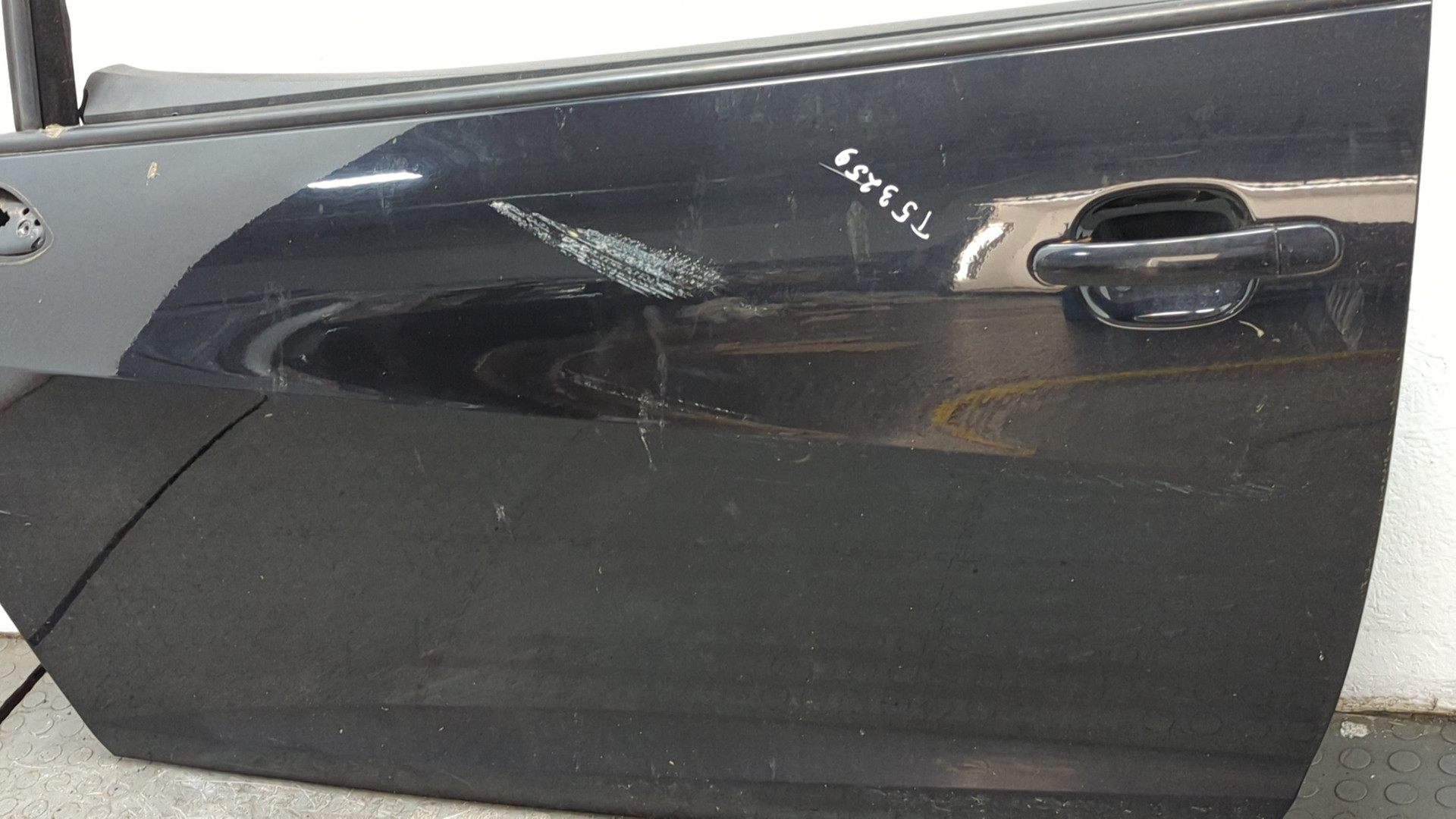 Дверь передняя левая