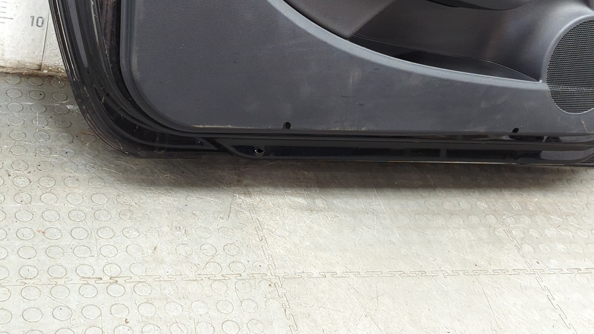 Дверь передняя левая