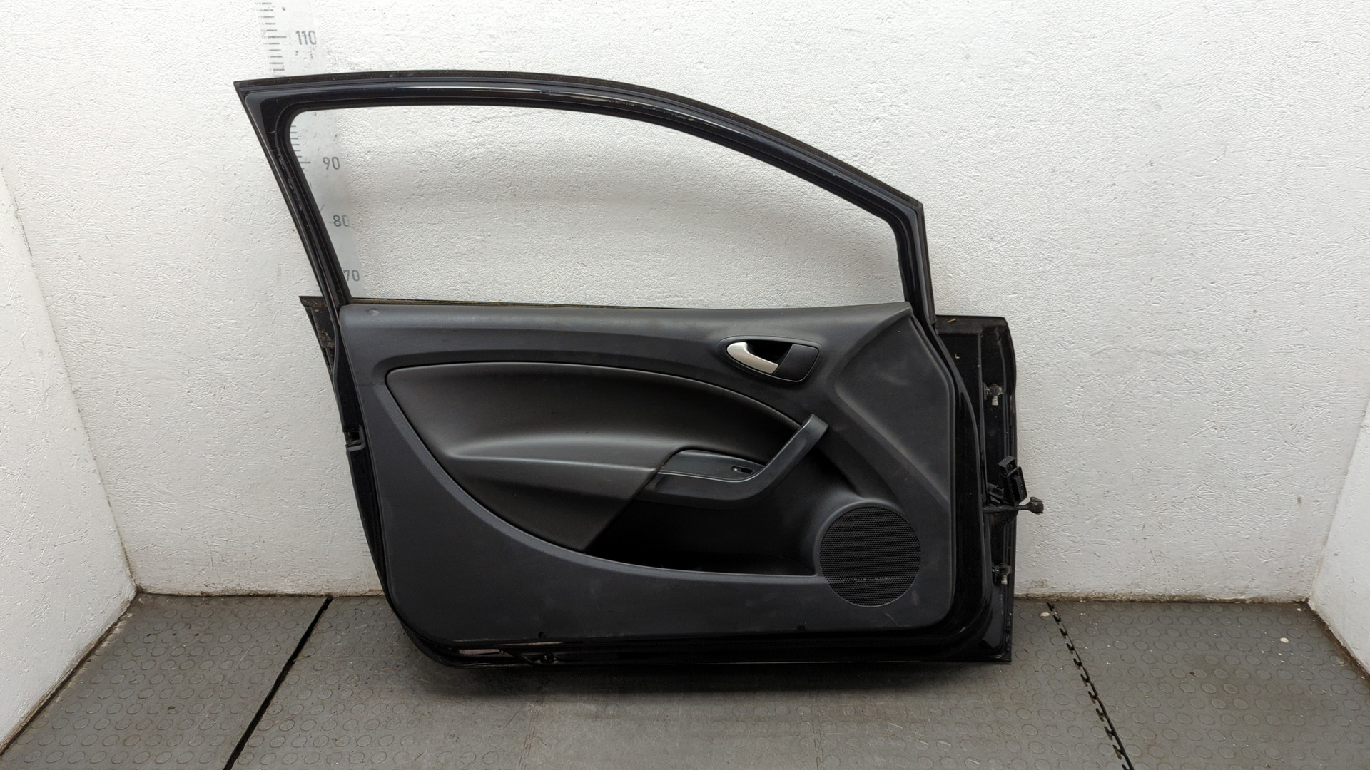 Дверь передняя левая