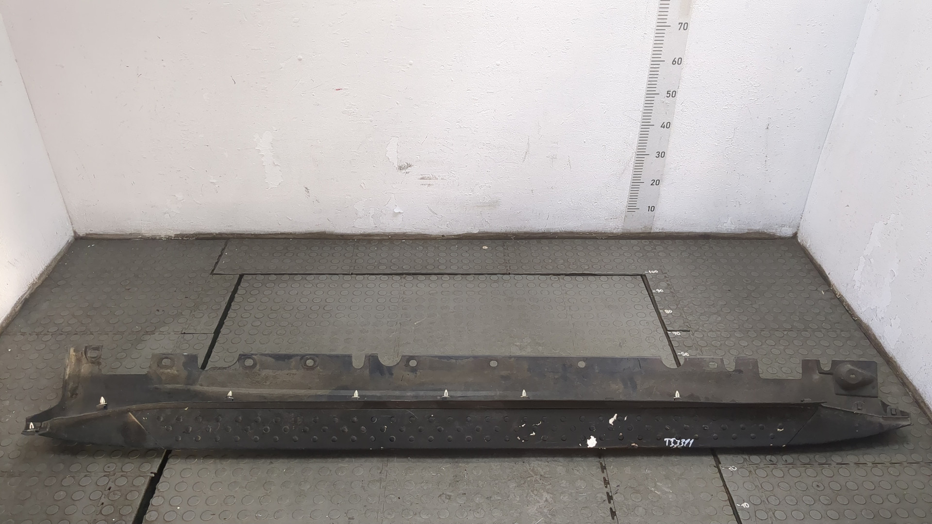 Подножка правая