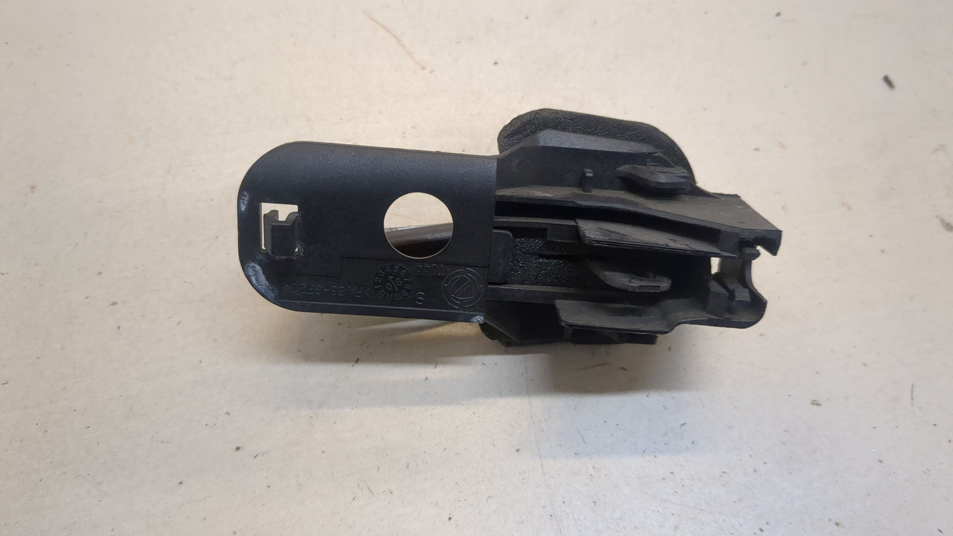 Ручка двери передней внутренняя левая