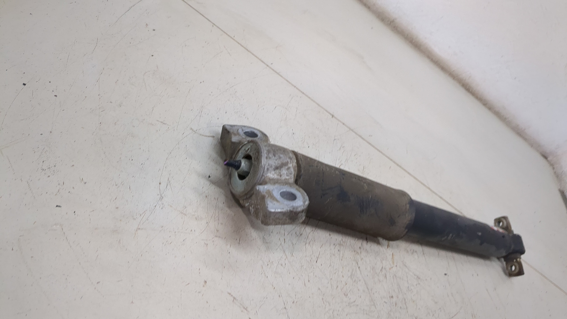 Амортизатор задний (стойка)