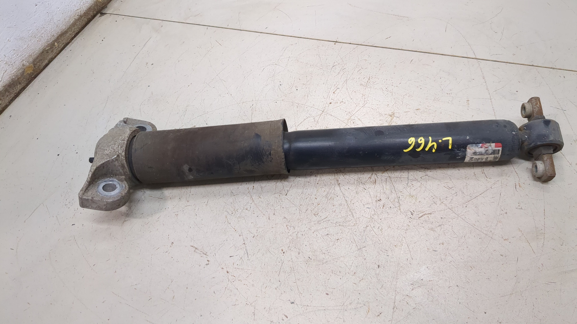 Амортизатор задний (стойка)