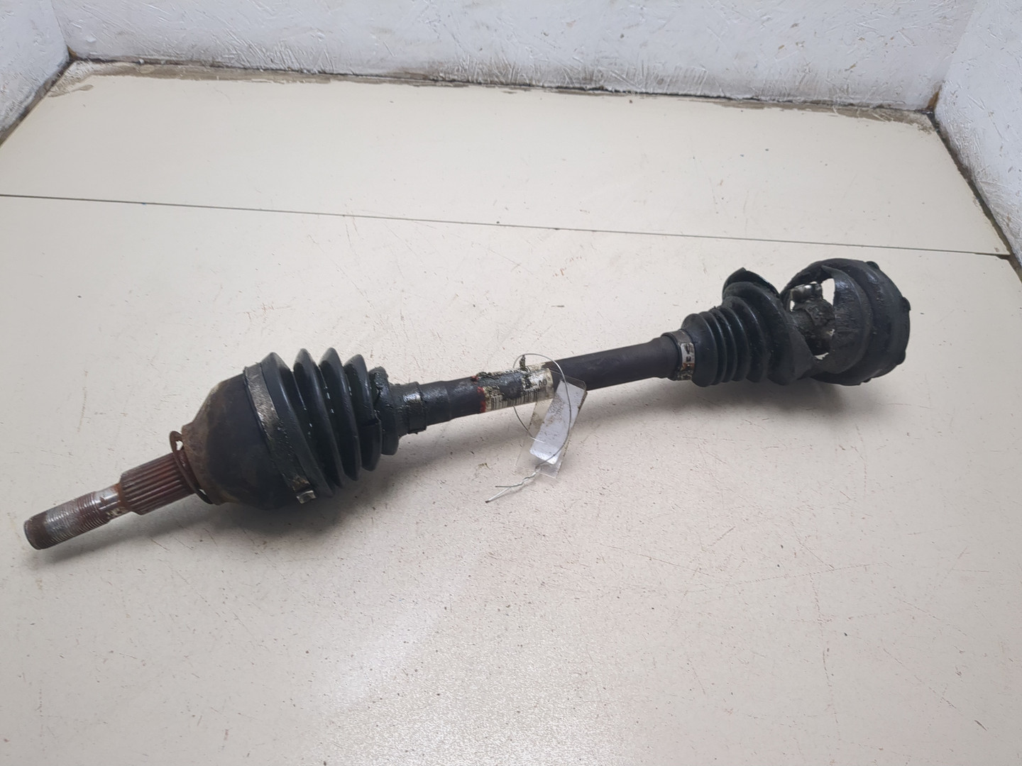 Полуось передняя левая