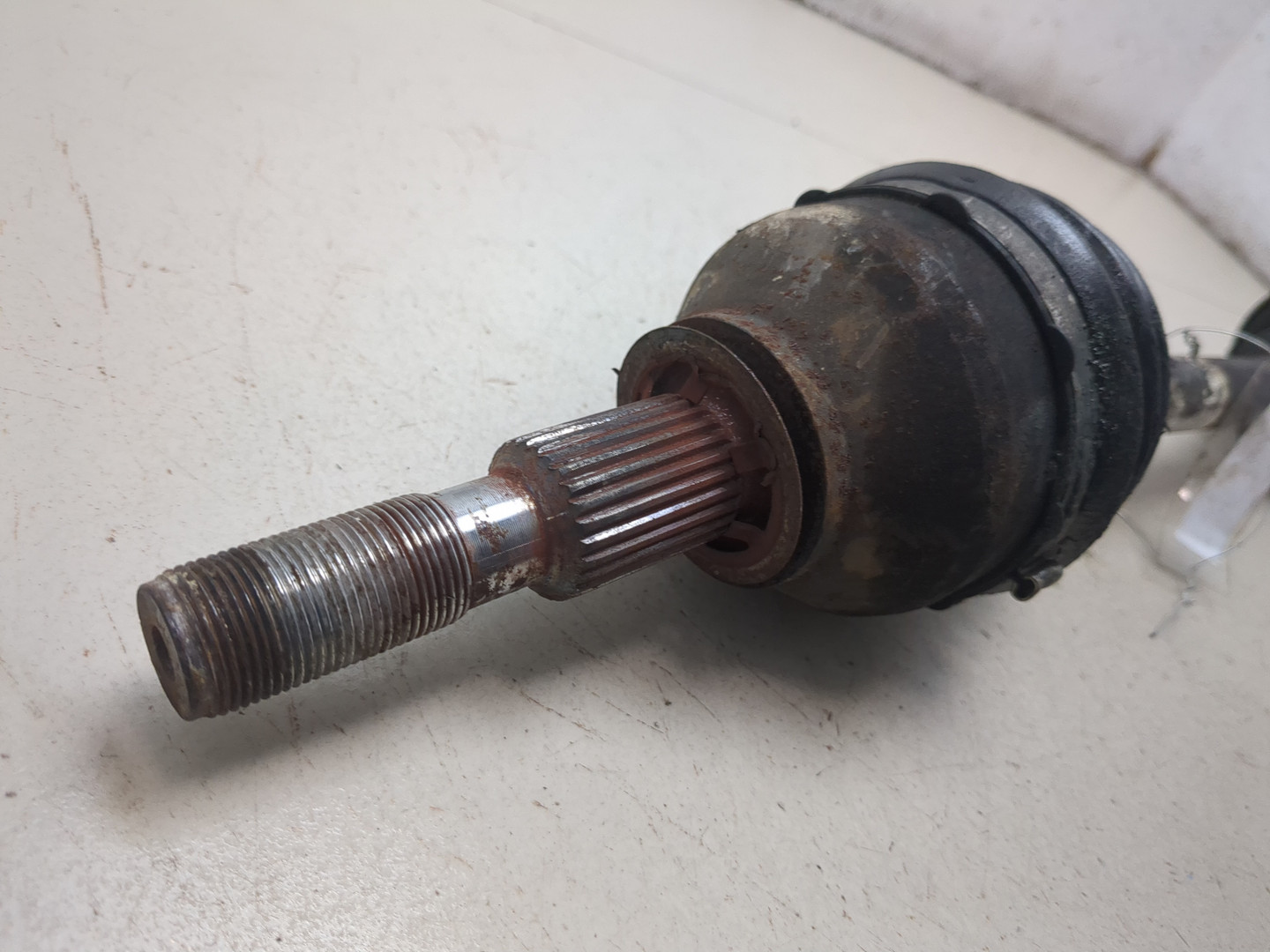 Полуось передняя левая